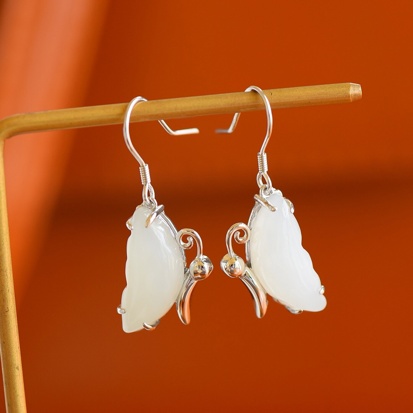 A Pair of Exquisite Sterling Silver Inlaid White Jade Earrings - 2