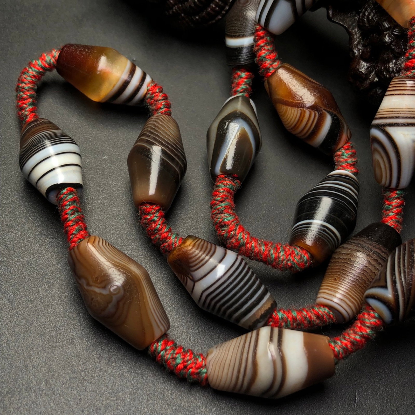 An Exquisite Agate Necklace - 6