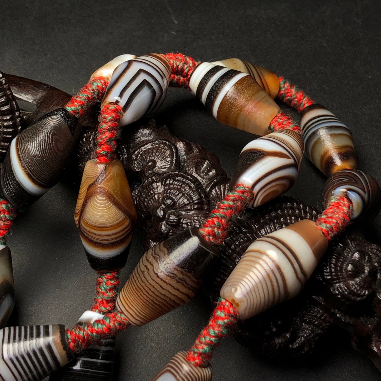 An Exquisite Agate Necklace - 7