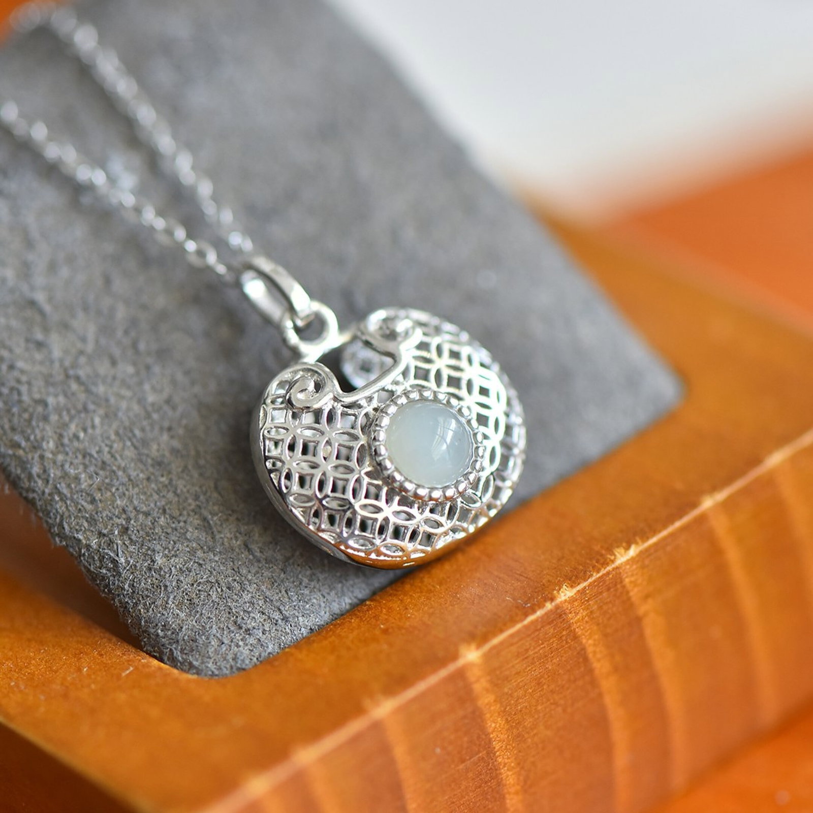 An Exquisite Sterling Silver Inlaid White Jade Pendant - 3