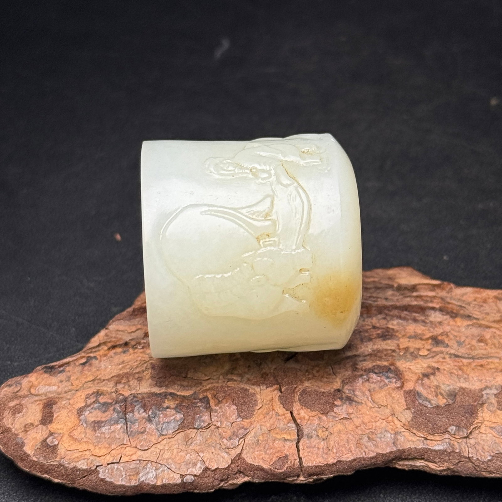 An Exquisite White Jade Figure and Buffalo Pattern Fingerstall - 4