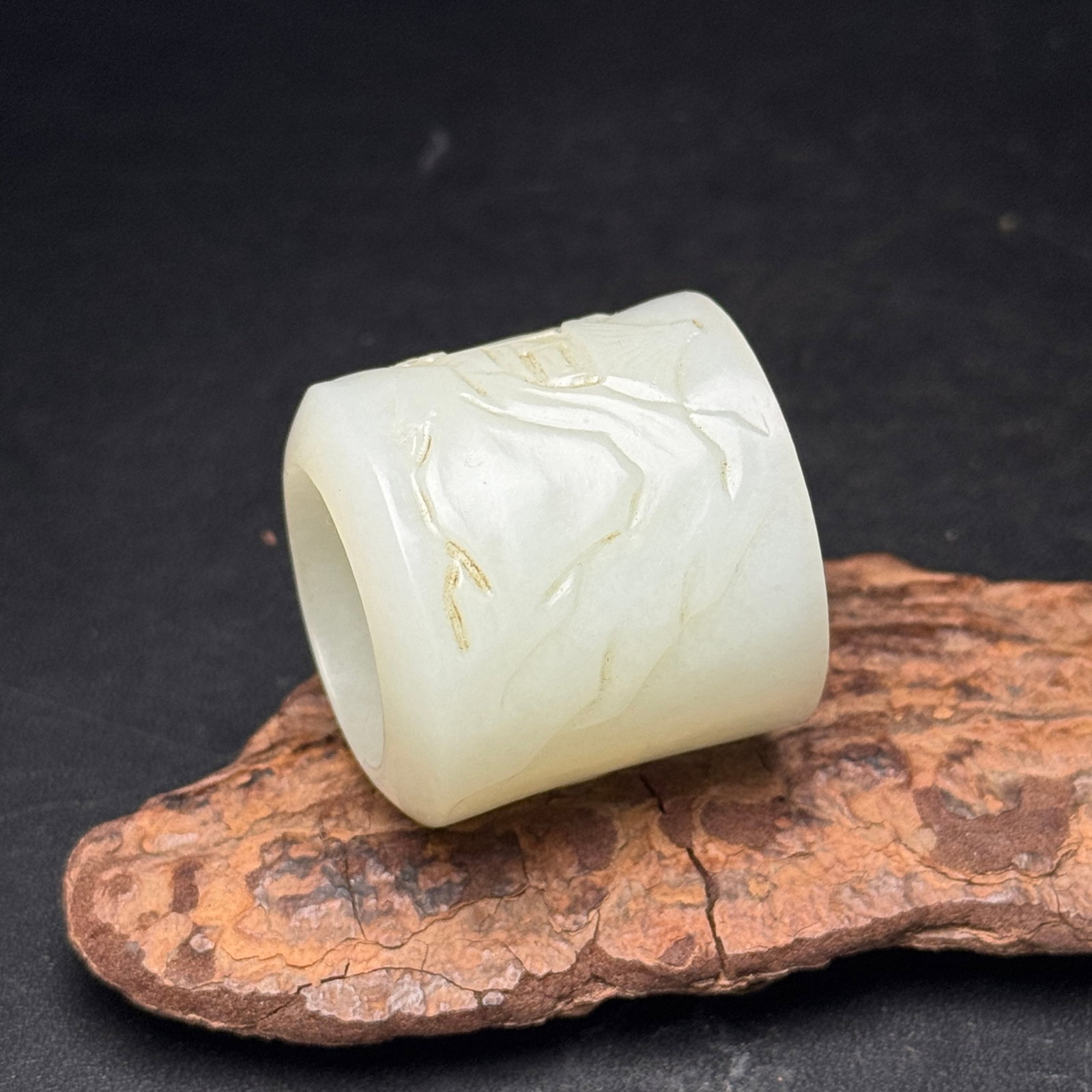 An Exquisite White Jade Figure and Buffalo Pattern Fingerstall - 6