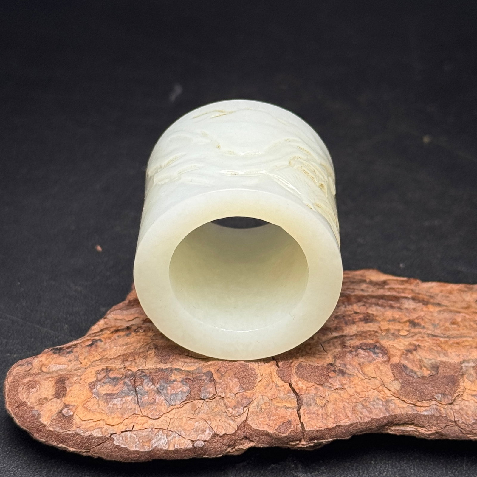 An Exquisite White Jade Figure and Buffalo Pattern Fingerstall - 7