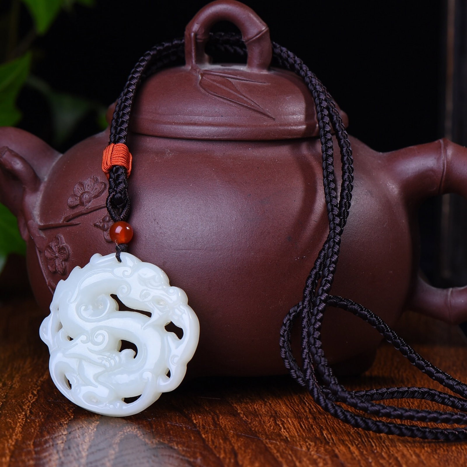 An Exquisite White Jade Dragon Pendant - 3