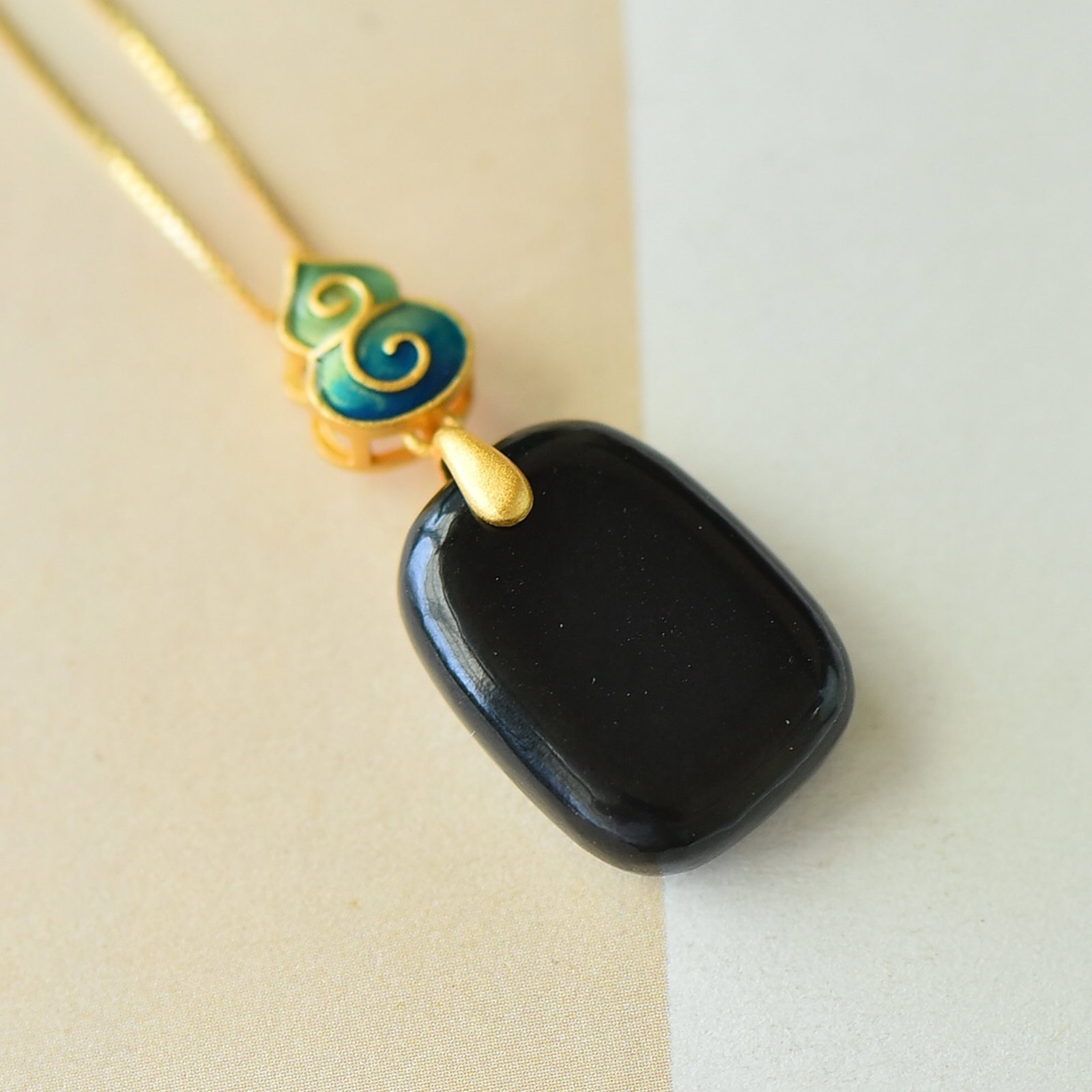 An Exquisite Sterling Silver-Gold Plated Inlaid Black Jade Pendant - 2