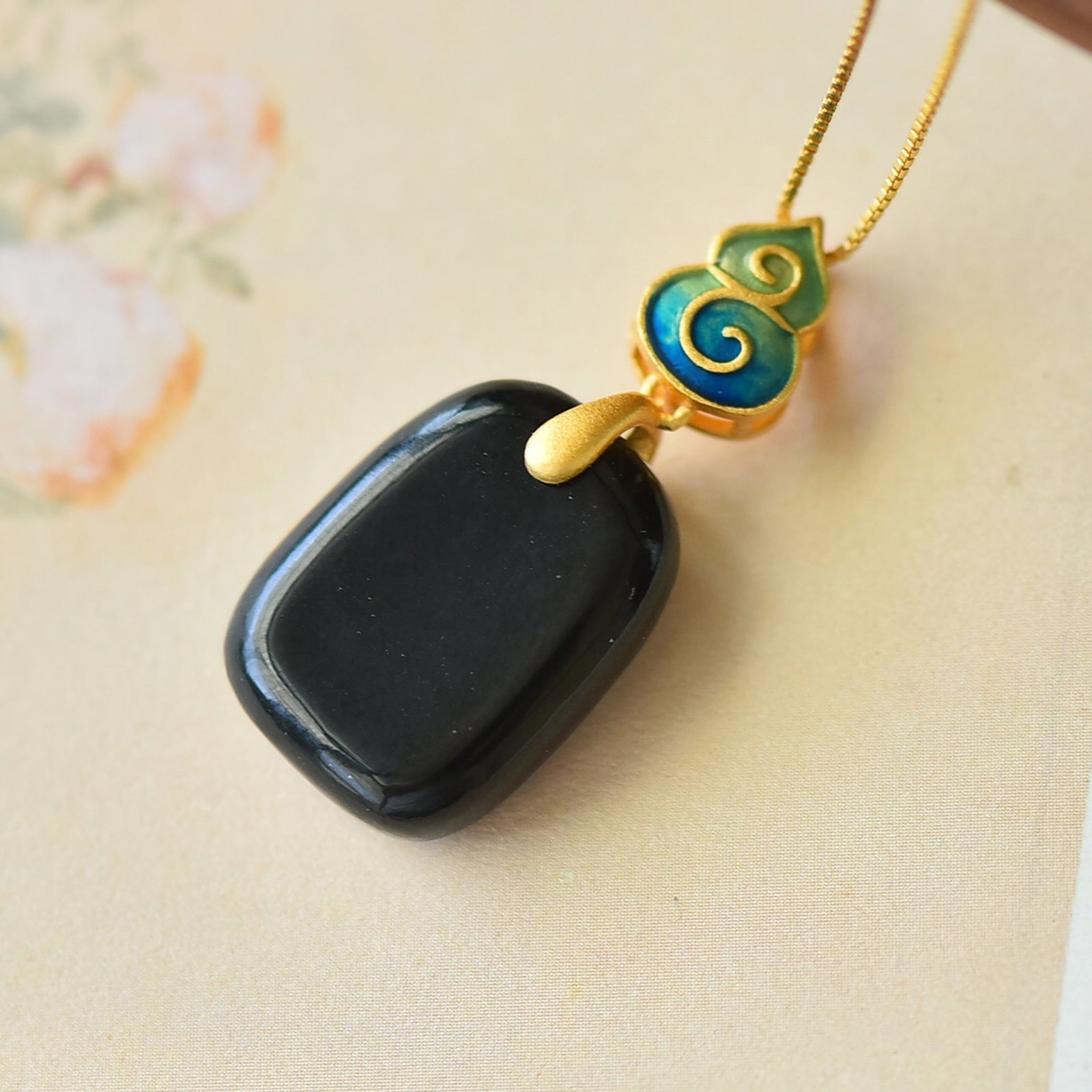 An Exquisite Sterling Silver-Gold Plated Inlaid Black Jade Pendant - 3
