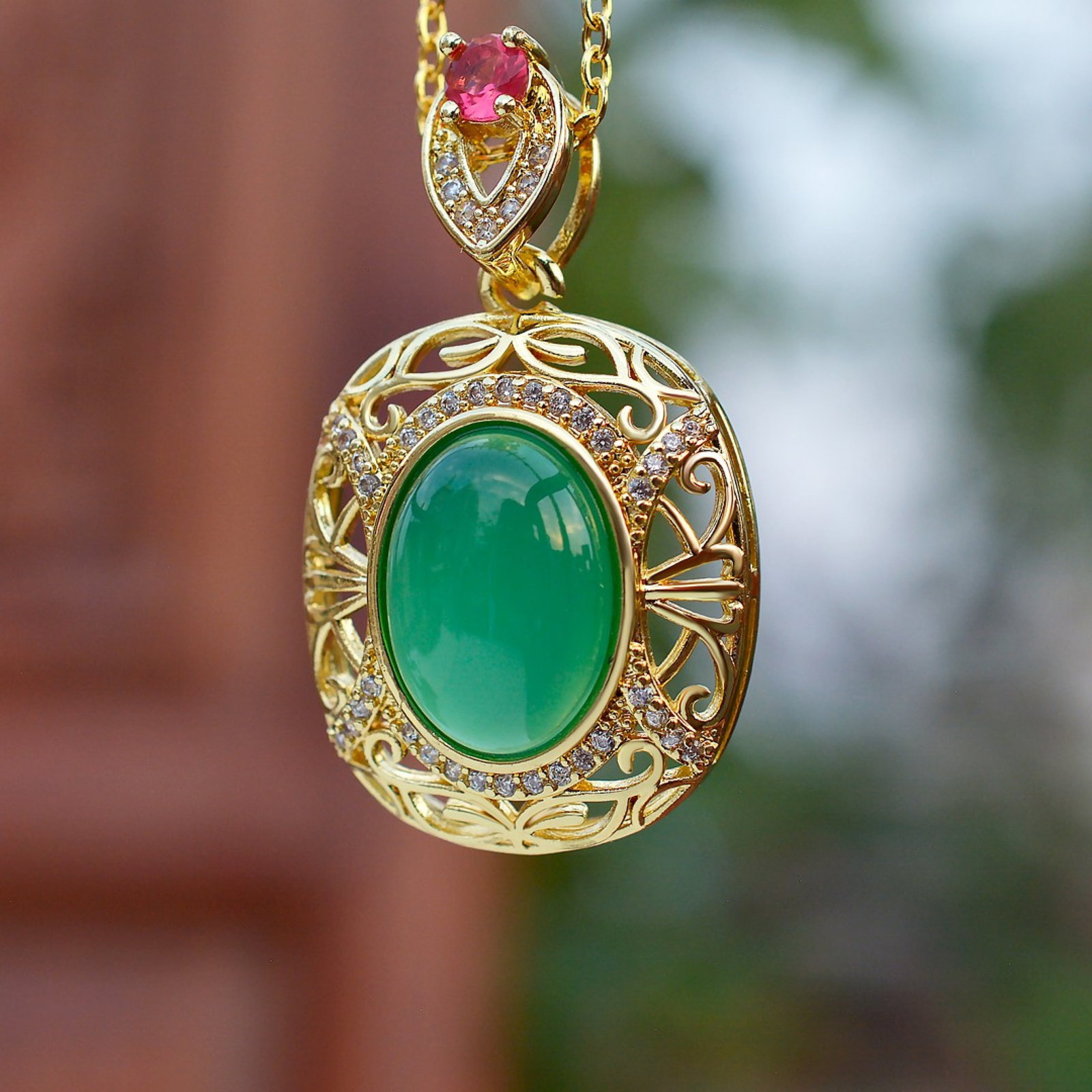 An Exquisite Pendant,Inlaid Diamond (1 of 5)