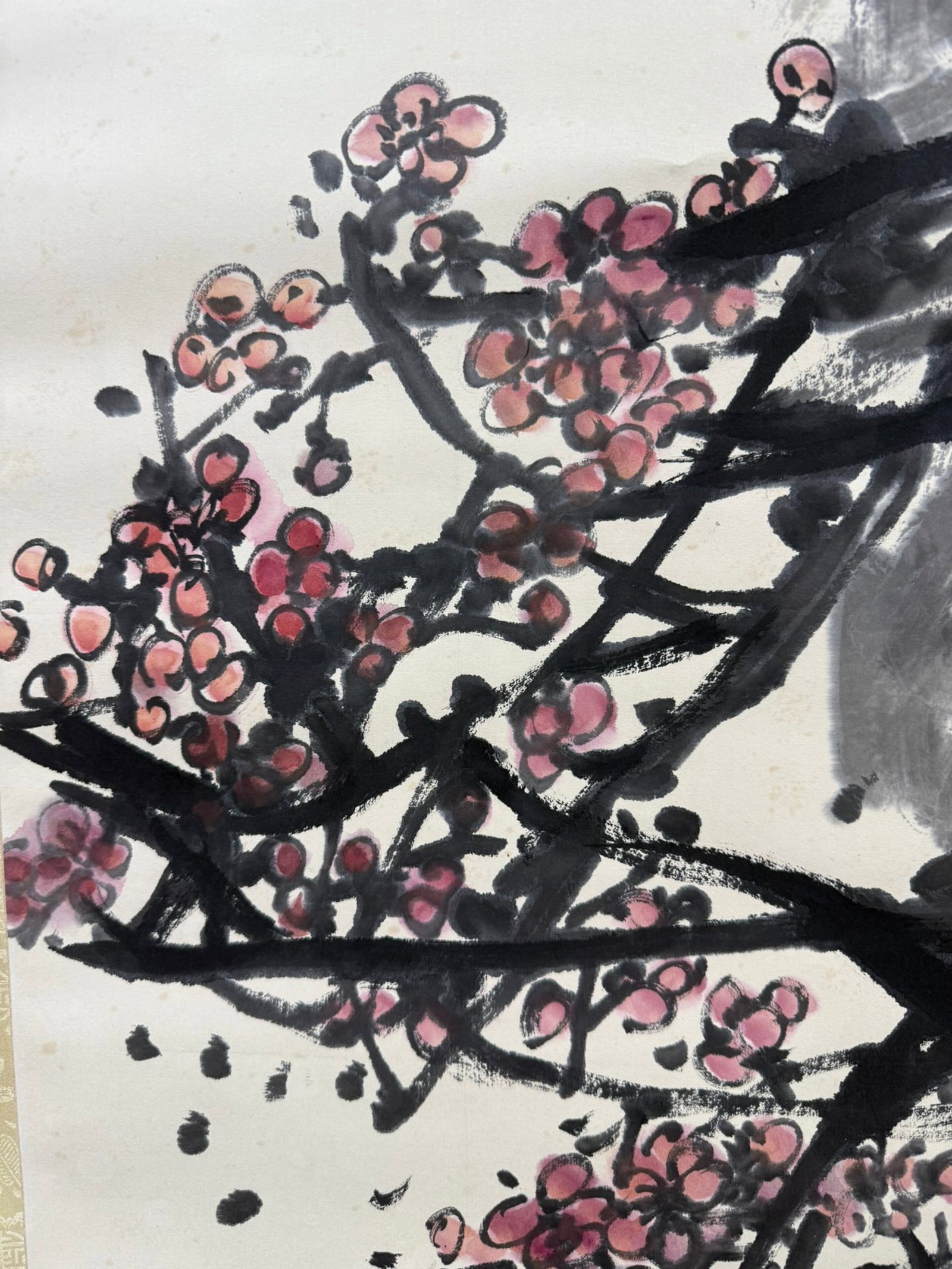 A Chinese Vertical Scroll Ink Painting of Plum Blossom on Paper,Wu Changshuo - 5