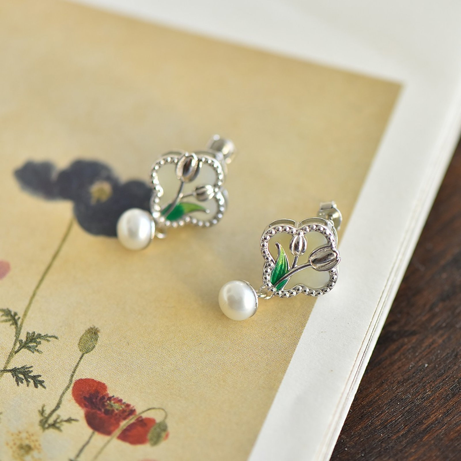 A Pair of Exquisite Sterling Silver Inlaid White Jade Earrings,Inlaid Pearls - 2