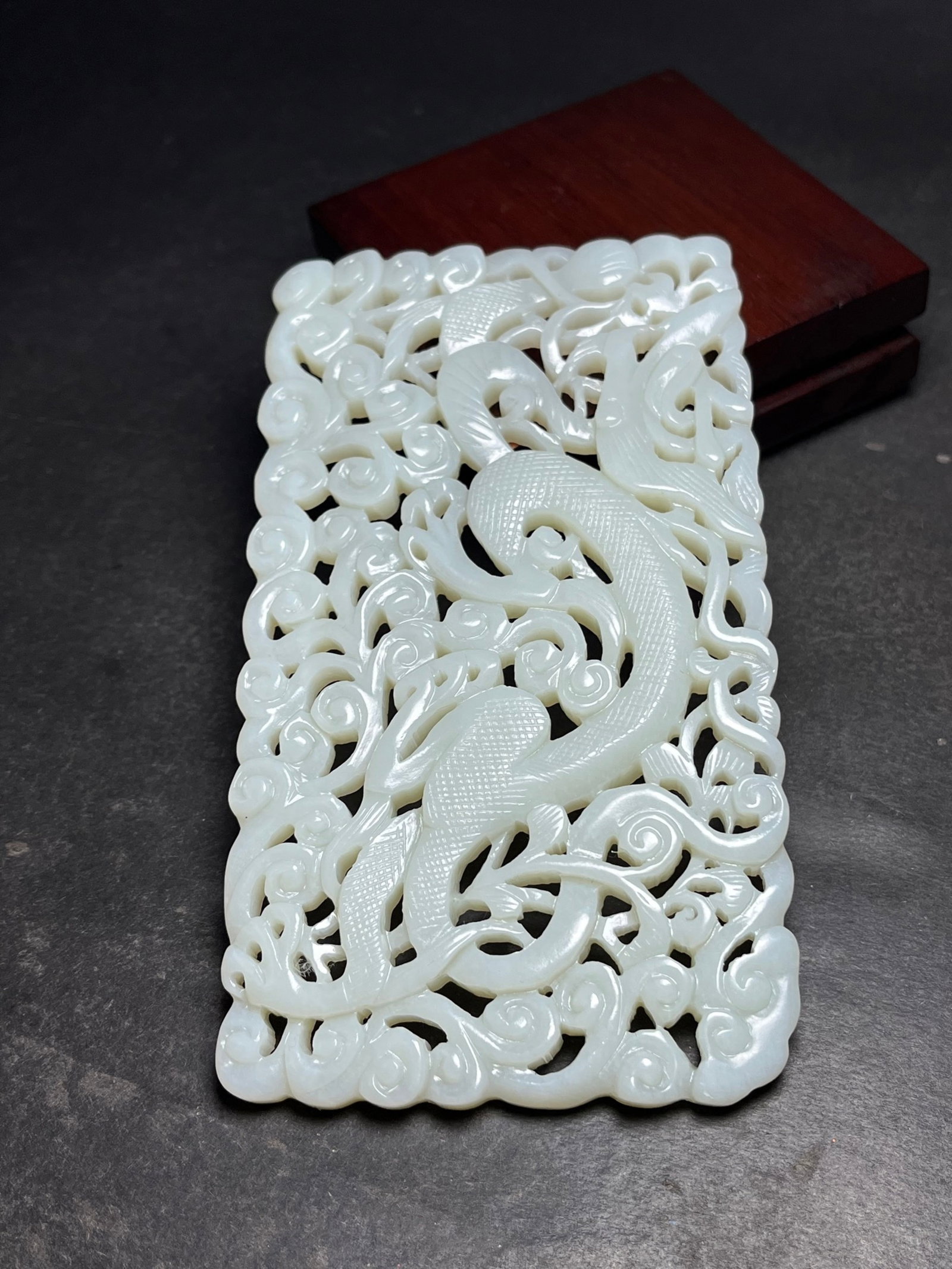 An Exquisite White Jade Hollow Dragon Pattern Pendant - 2