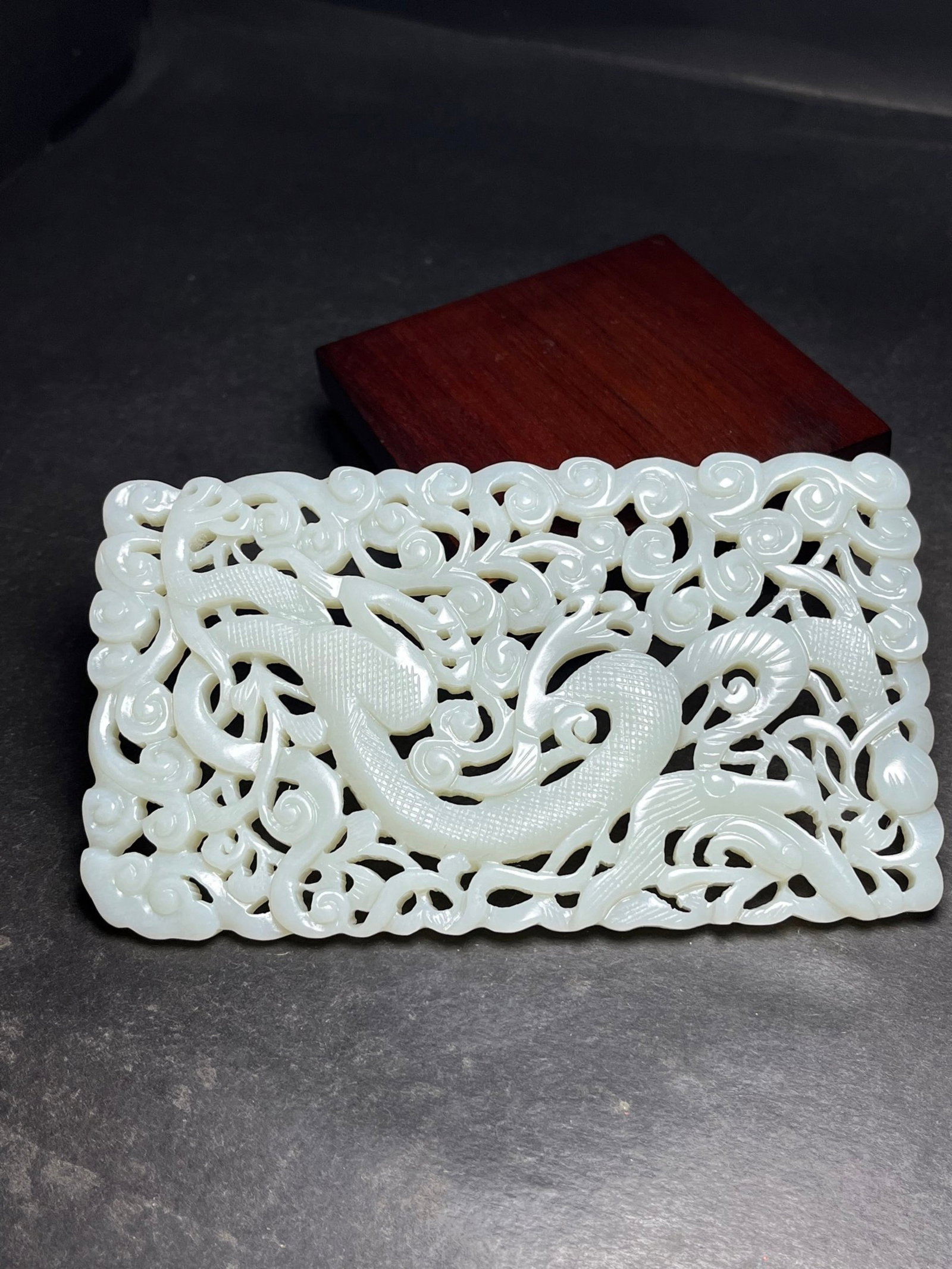 An Exquisite White Jade Hollow Dragon Pattern Pendant - 3