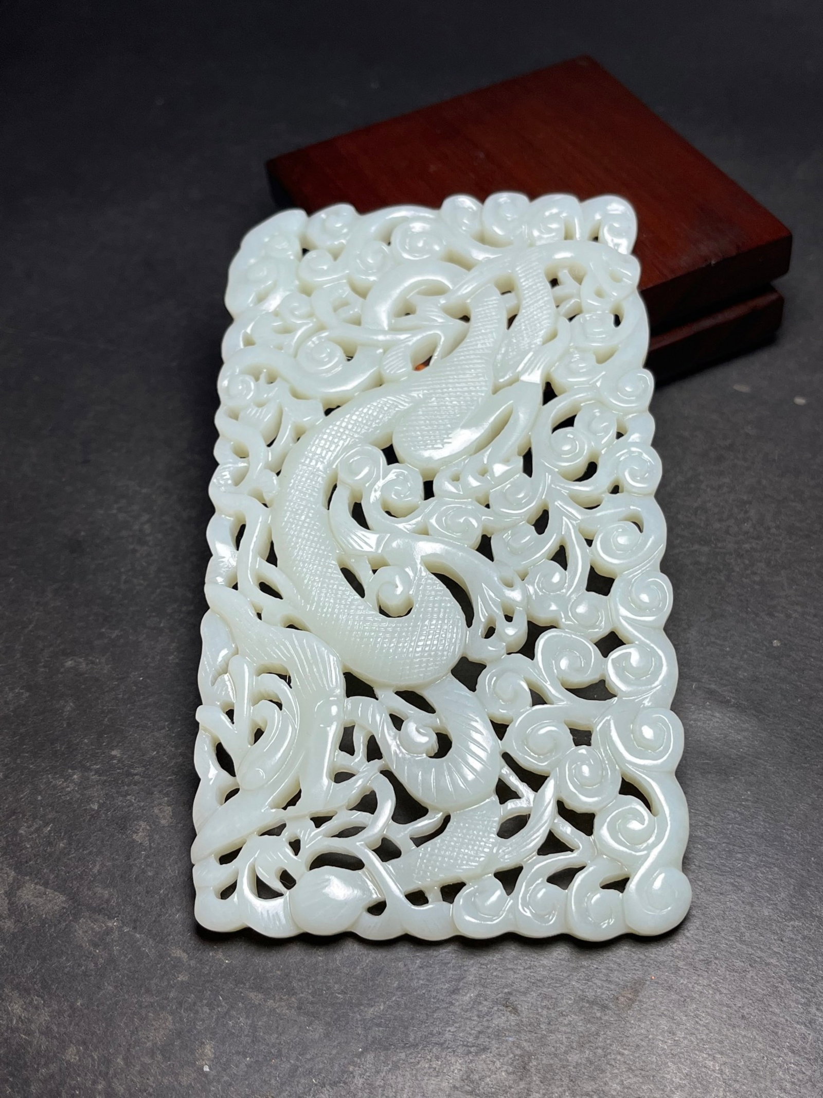 An Exquisite White Jade Hollow Dragon Pattern Pendant - 4