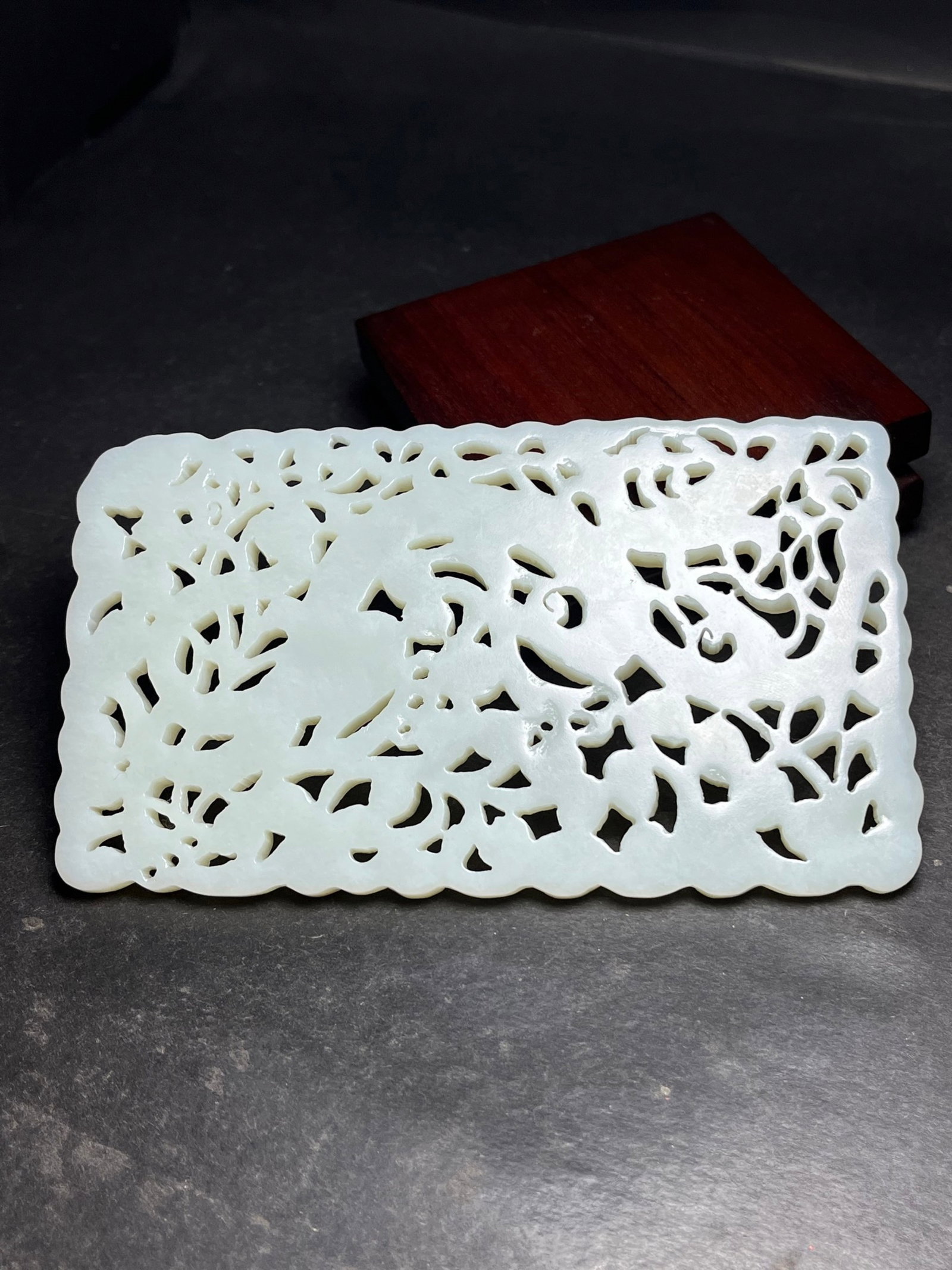 An Exquisite White Jade Hollow Dragon Pattern Pendant - 5