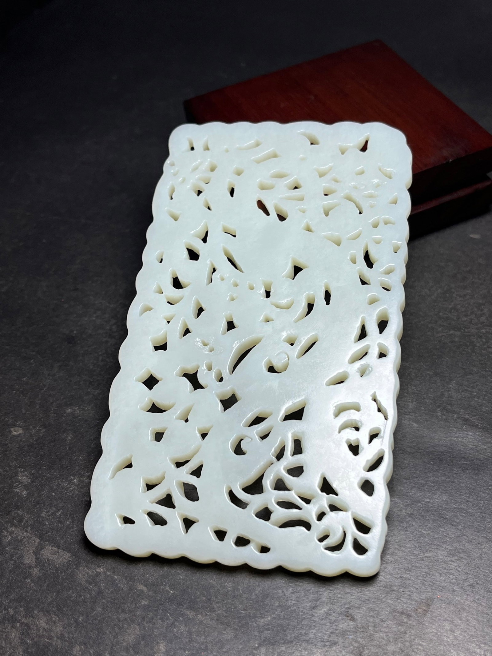 An Exquisite White Jade Hollow Dragon Pattern Pendant - 6