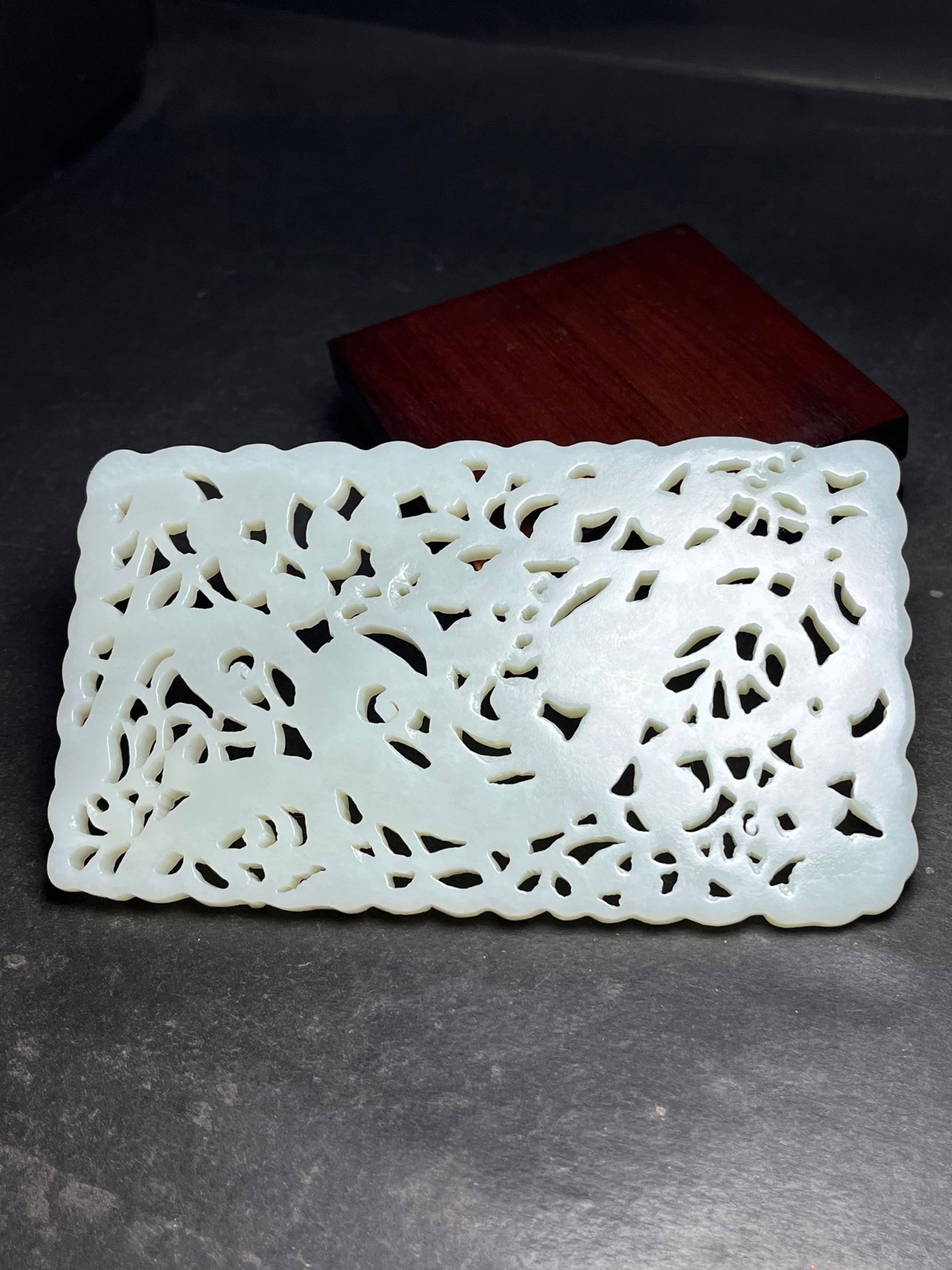 An Exquisite White Jade Hollow Dragon Pattern Pendant - 7