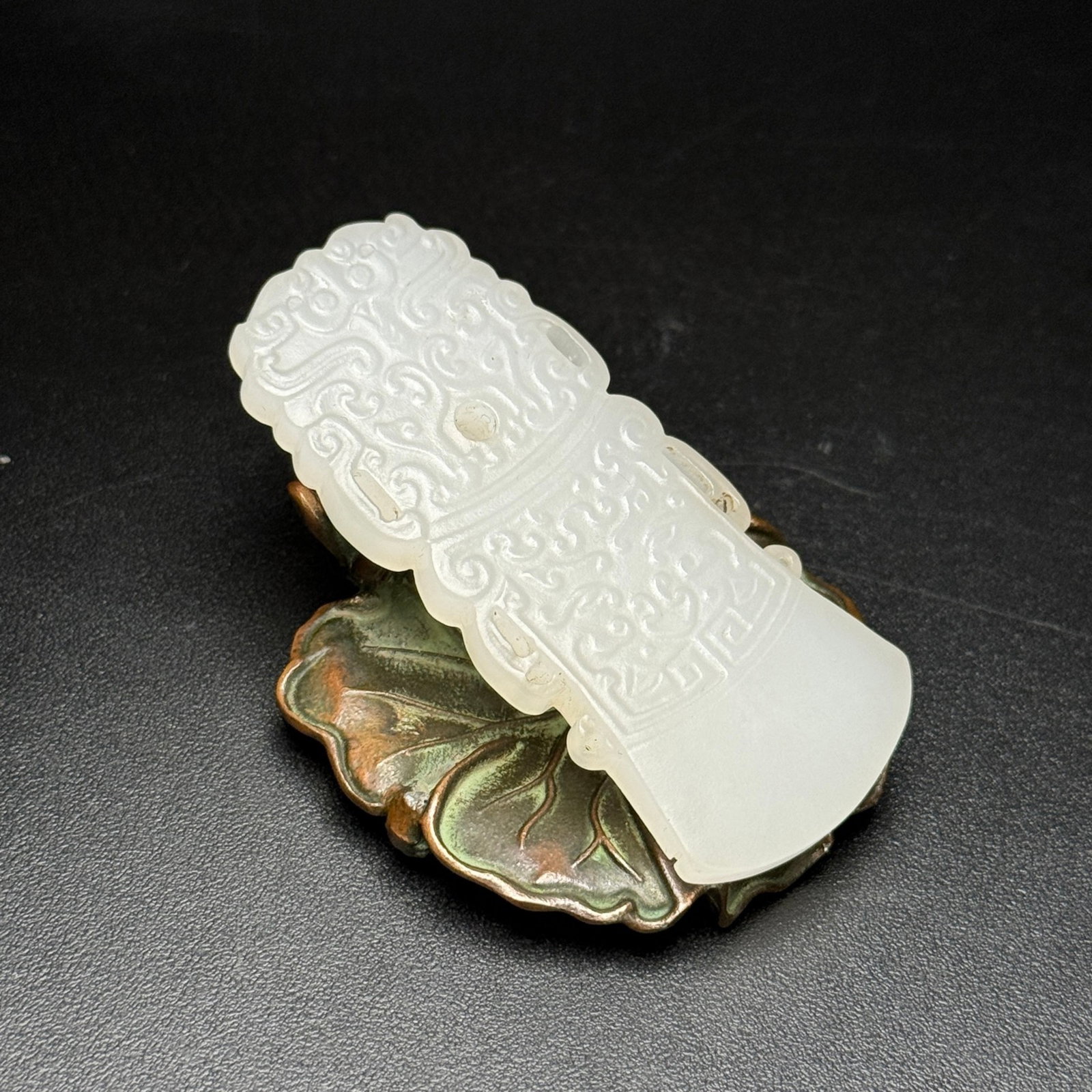 An Exquisite White Jade Beast-Face Pattern Pendant - 3