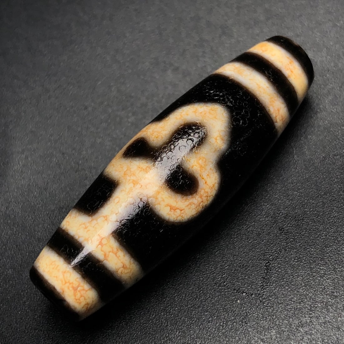 An Exquisite Bodhi Tree Pattern Dzi Bead Pendant - 2
