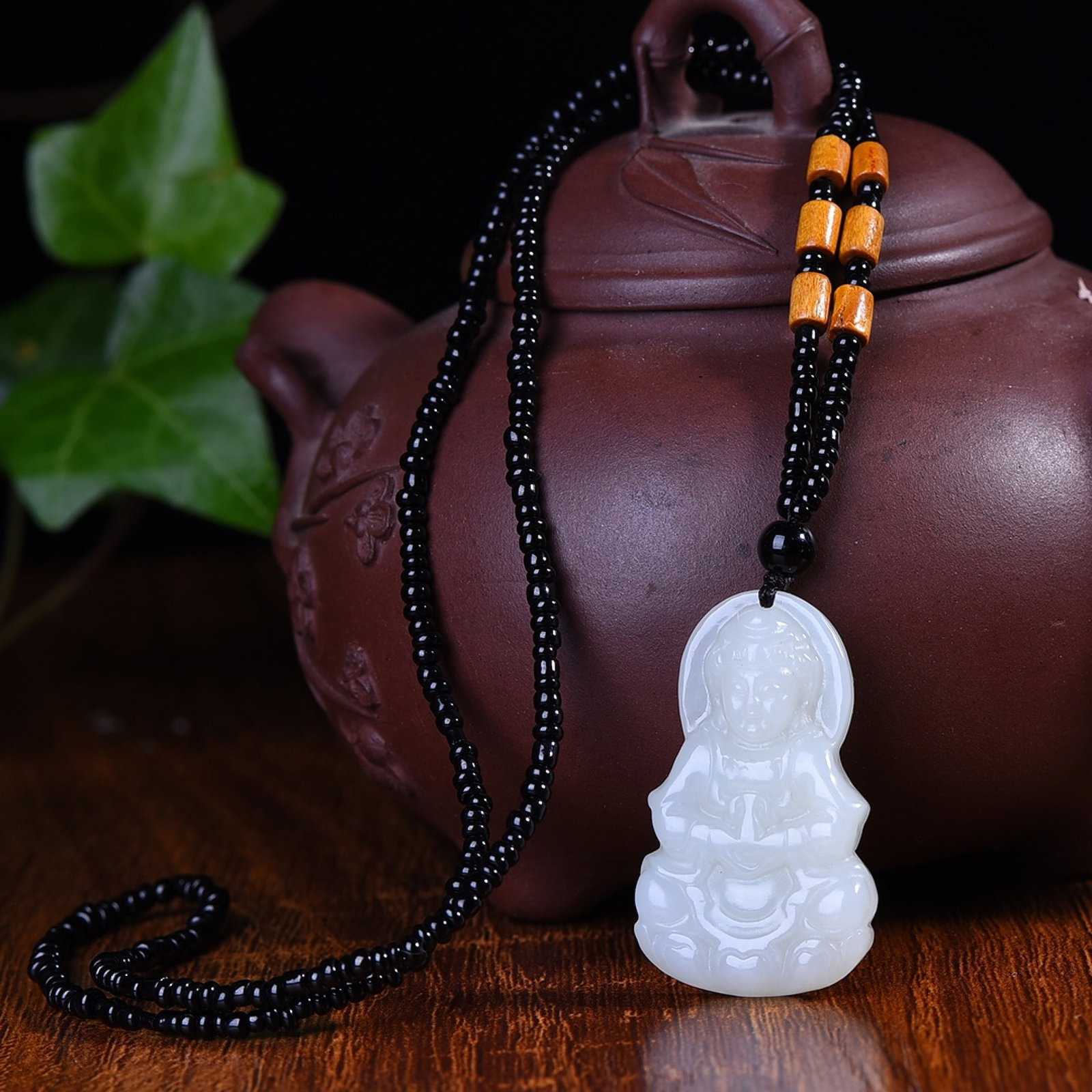 An Exquisite White Jade Avalokitesvara Pendant - 4