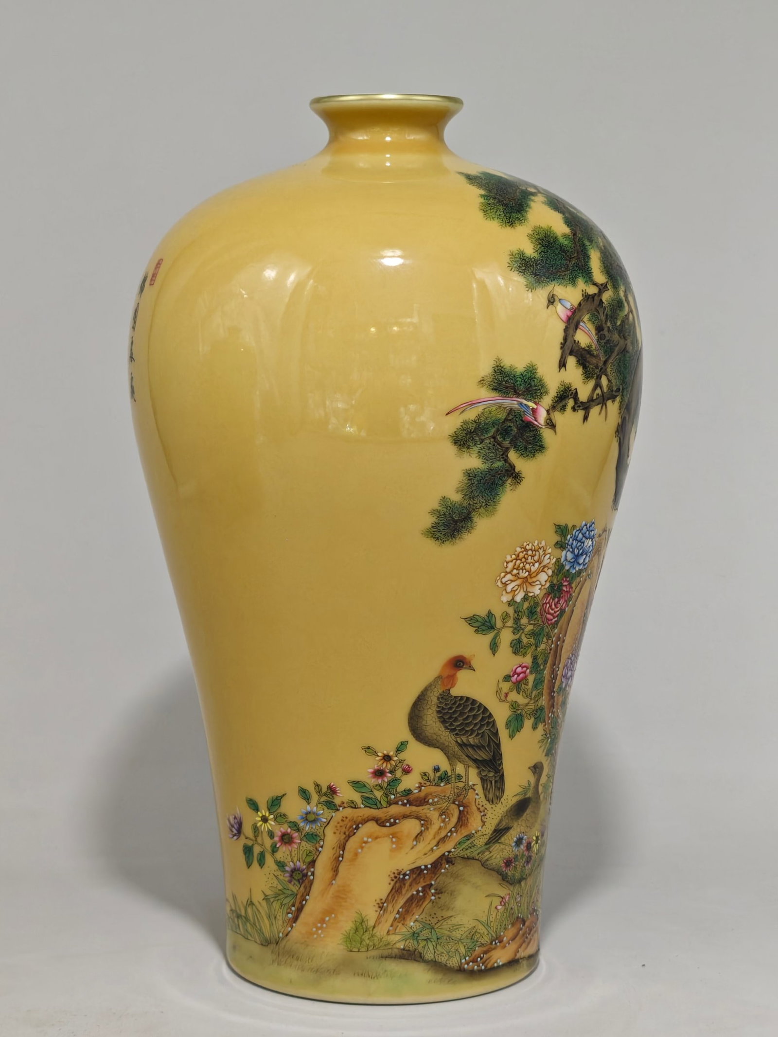 A Rare Yellow Glazed Famille-Rose Painted Gold Flower and Bird Pattern Vase,With Poem - 4