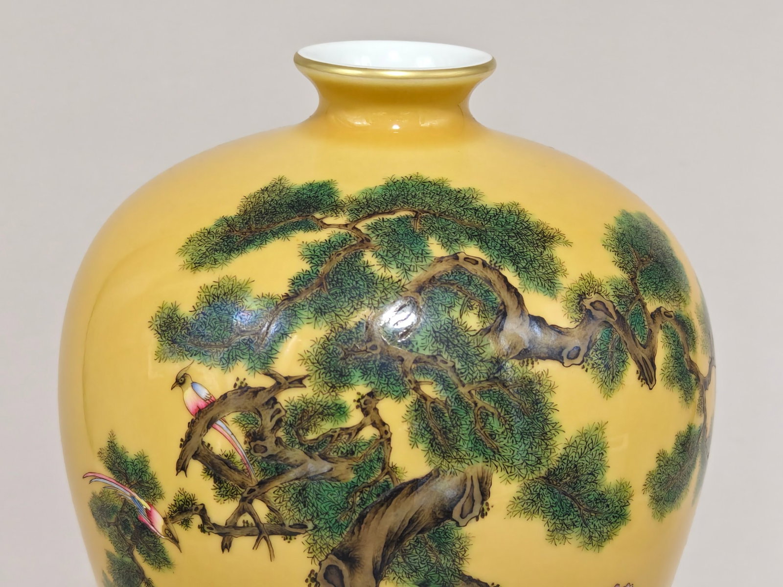 A Rare Yellow Glazed Famille-Rose Painted Gold Flower and Bird Pattern Vase,With Poem - 5