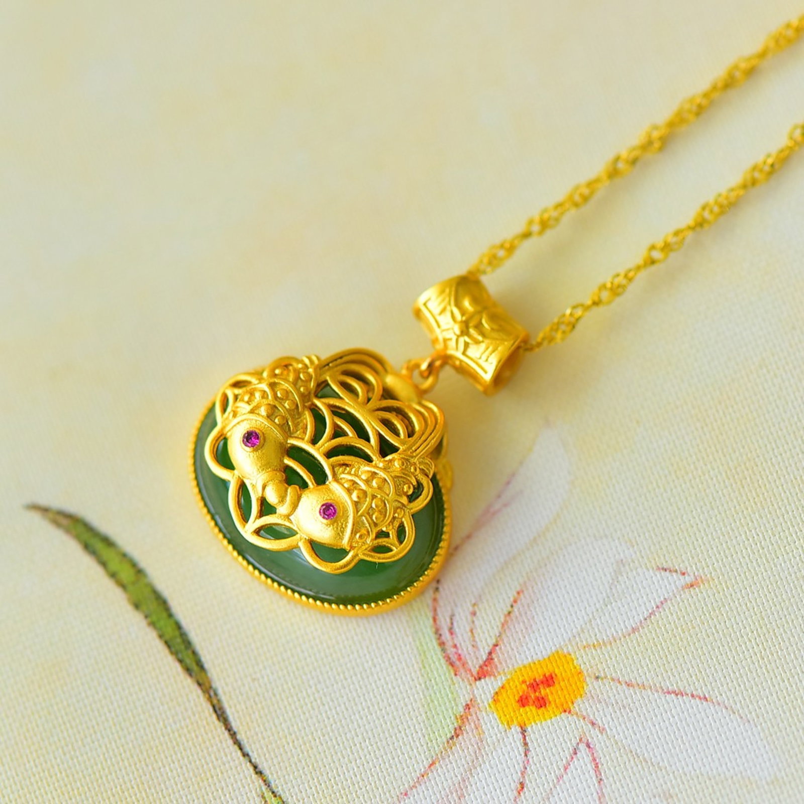 An Exquisite Sterling Silver-Gold Plated Inlaid Jasper Pendant - 4