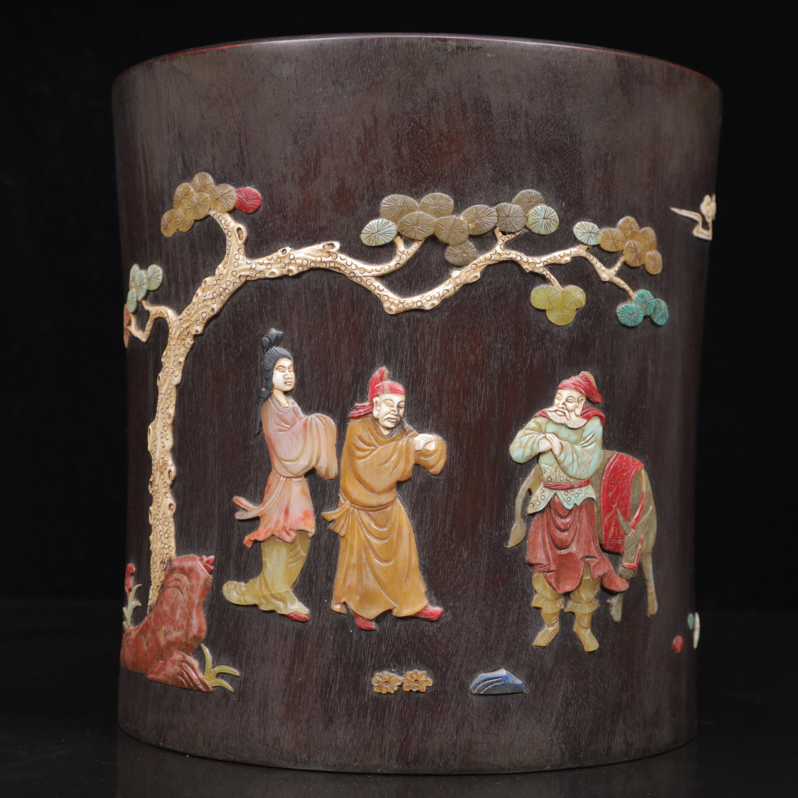 An Exquisite Zitanwood Figure Pattern Brush Pot,Inlaid Gems: Estimated Value:2000-4000 An Exquisite Zitanwood Figure Pattern Brush Pot,Inlaid Gems,Qing Dynasty, China,Qianlong Four-character Mark,Size:8.7inx8.9in,Weight:3700g