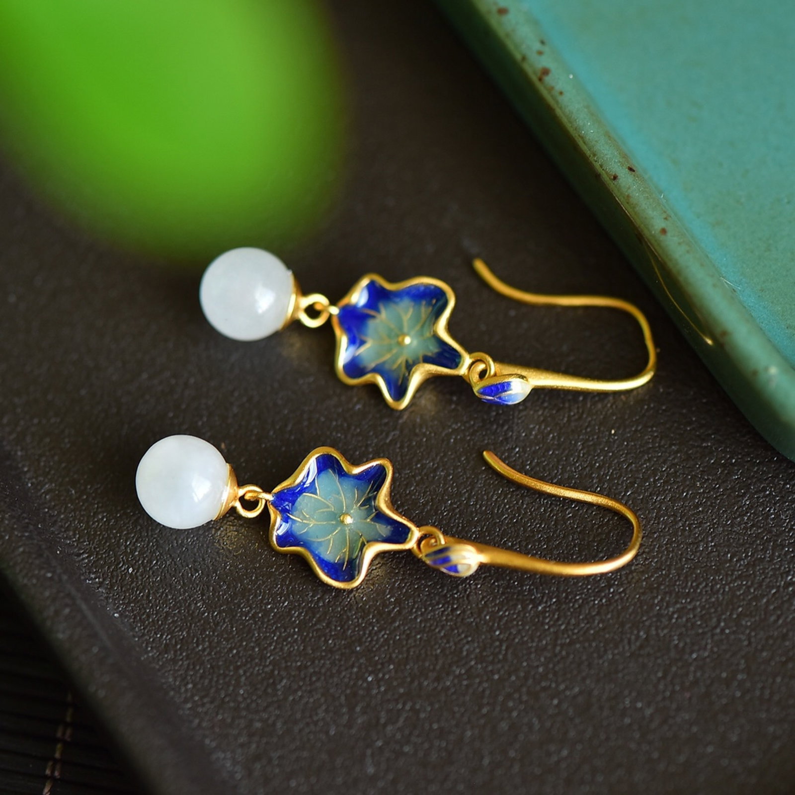 A Pair of Exquisite Sterling Silver-Gold Plated Inlaid White Jade Earrings - 3