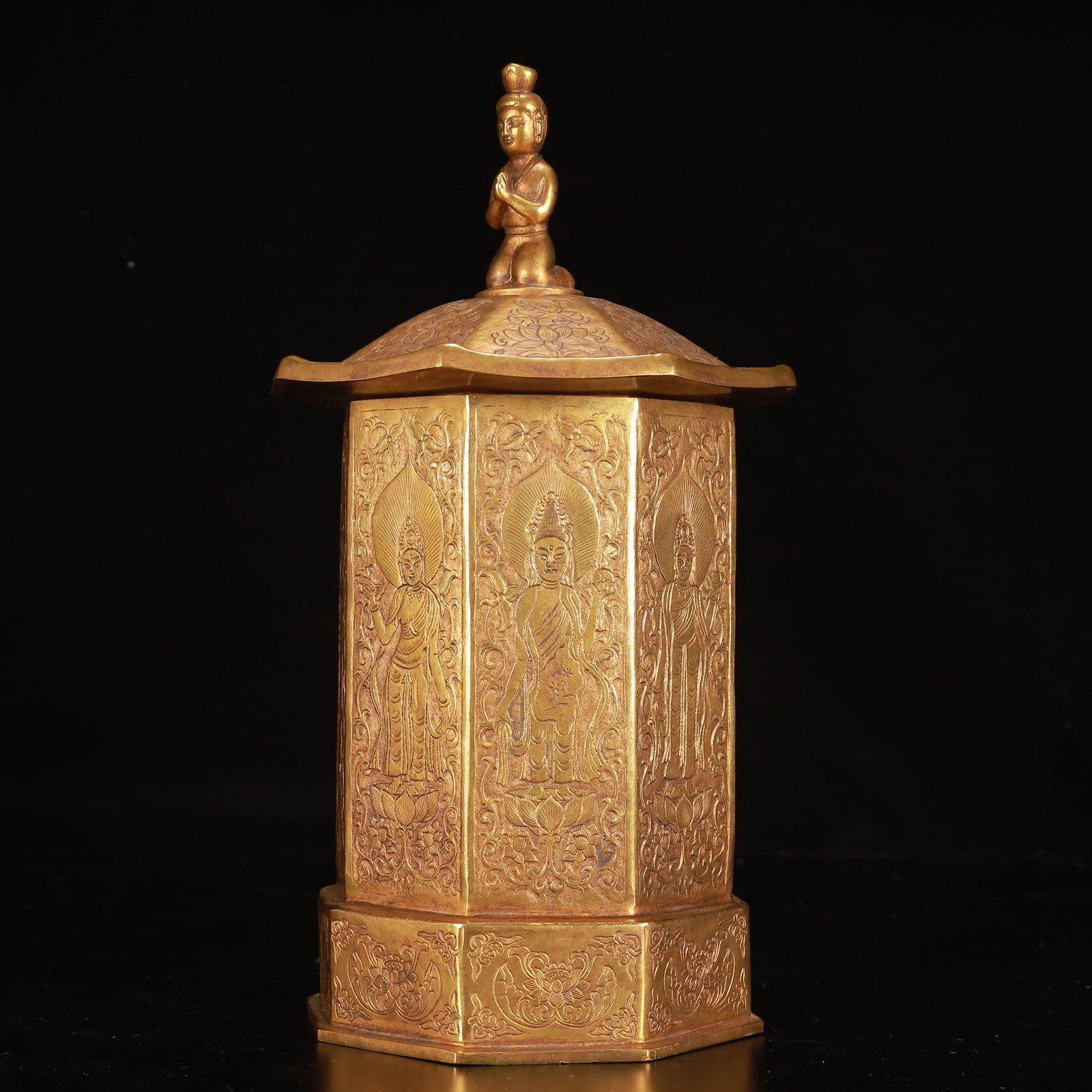 A Rare Gilt Bronze Statue of Avalokitesvara Pattern Jar with Cover - 4