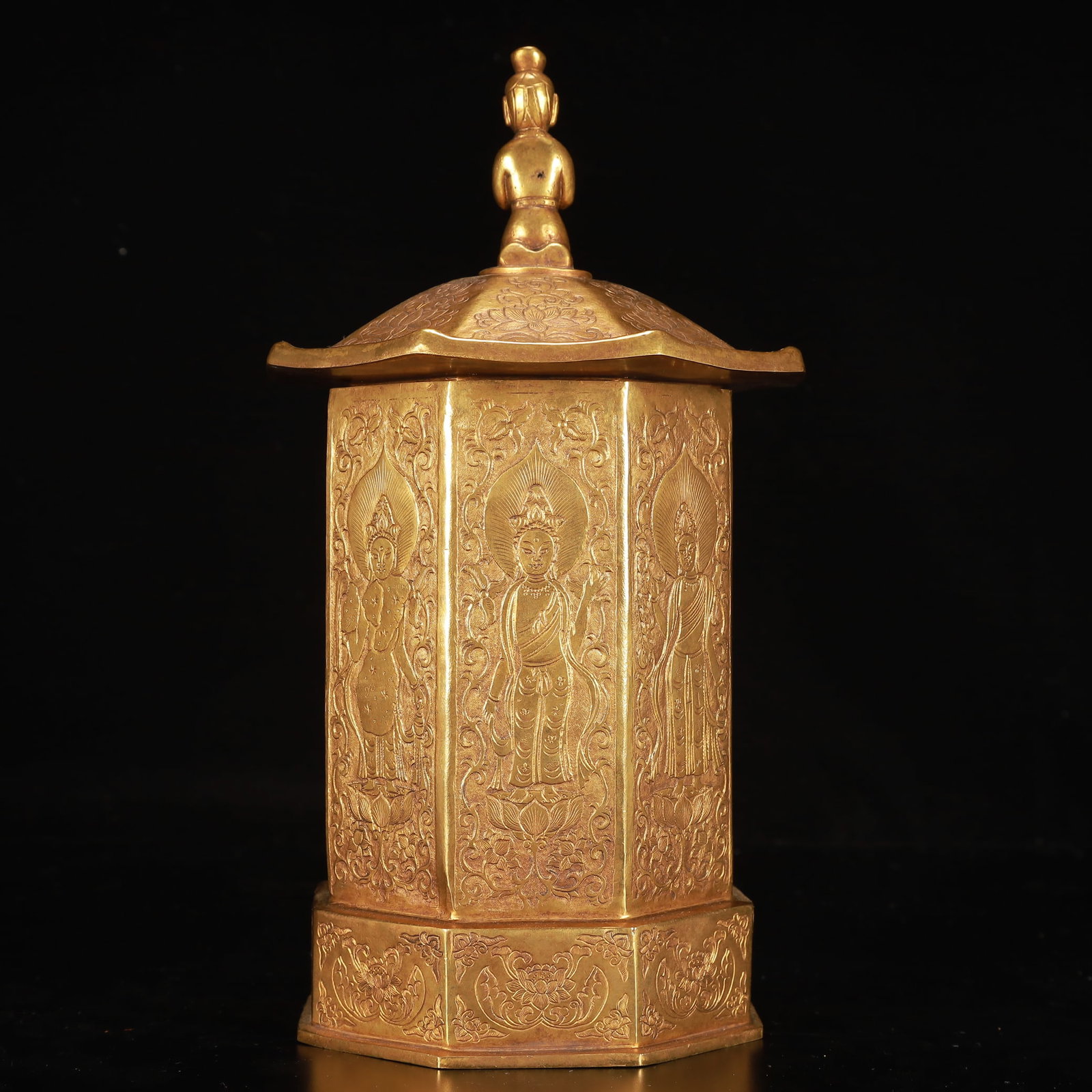 A Rare Gilt Bronze Statue of Avalokitesvara Pattern Jar with Cover - 6