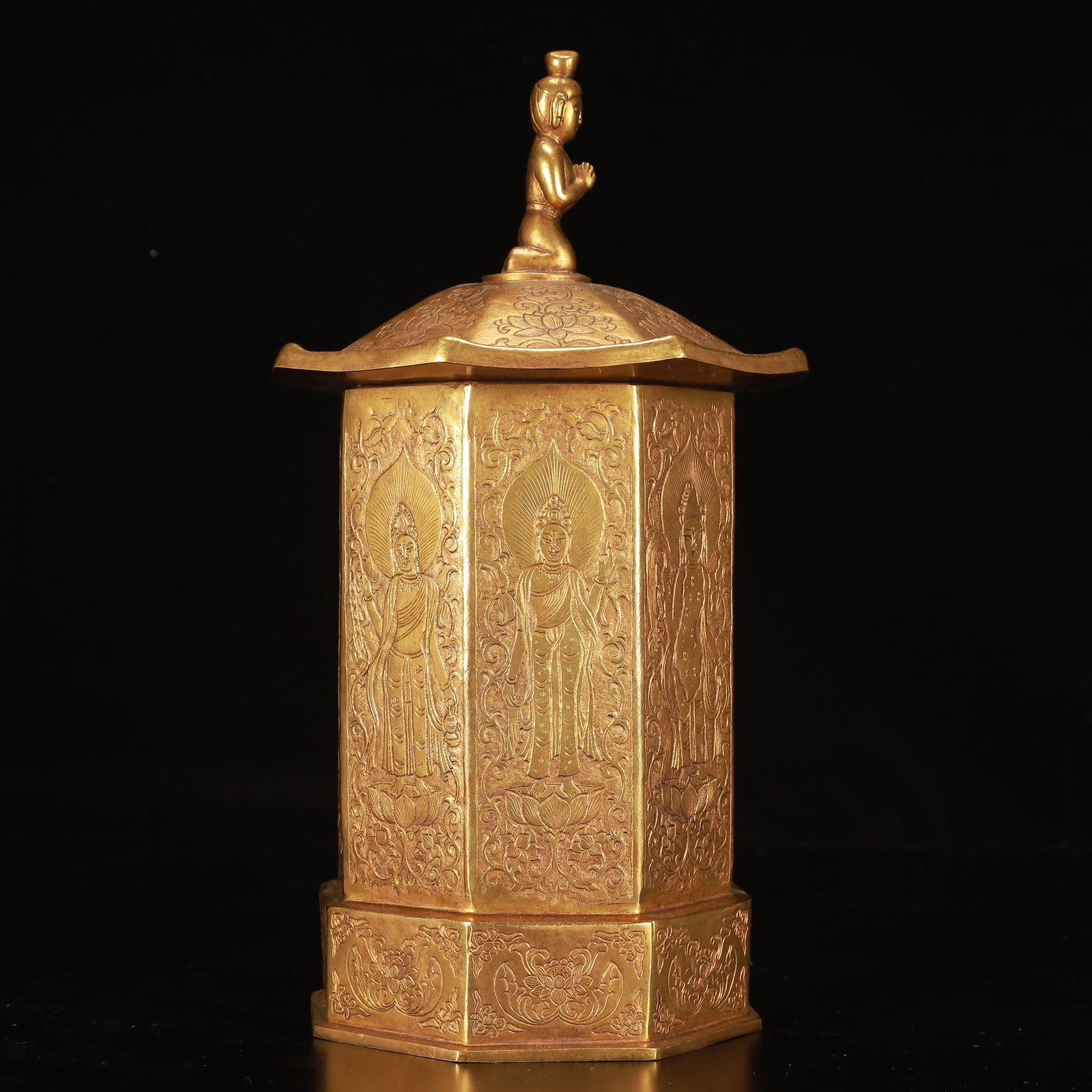 A Rare Gilt Bronze Statue of Avalokitesvara Pattern Jar with Cover - 7
