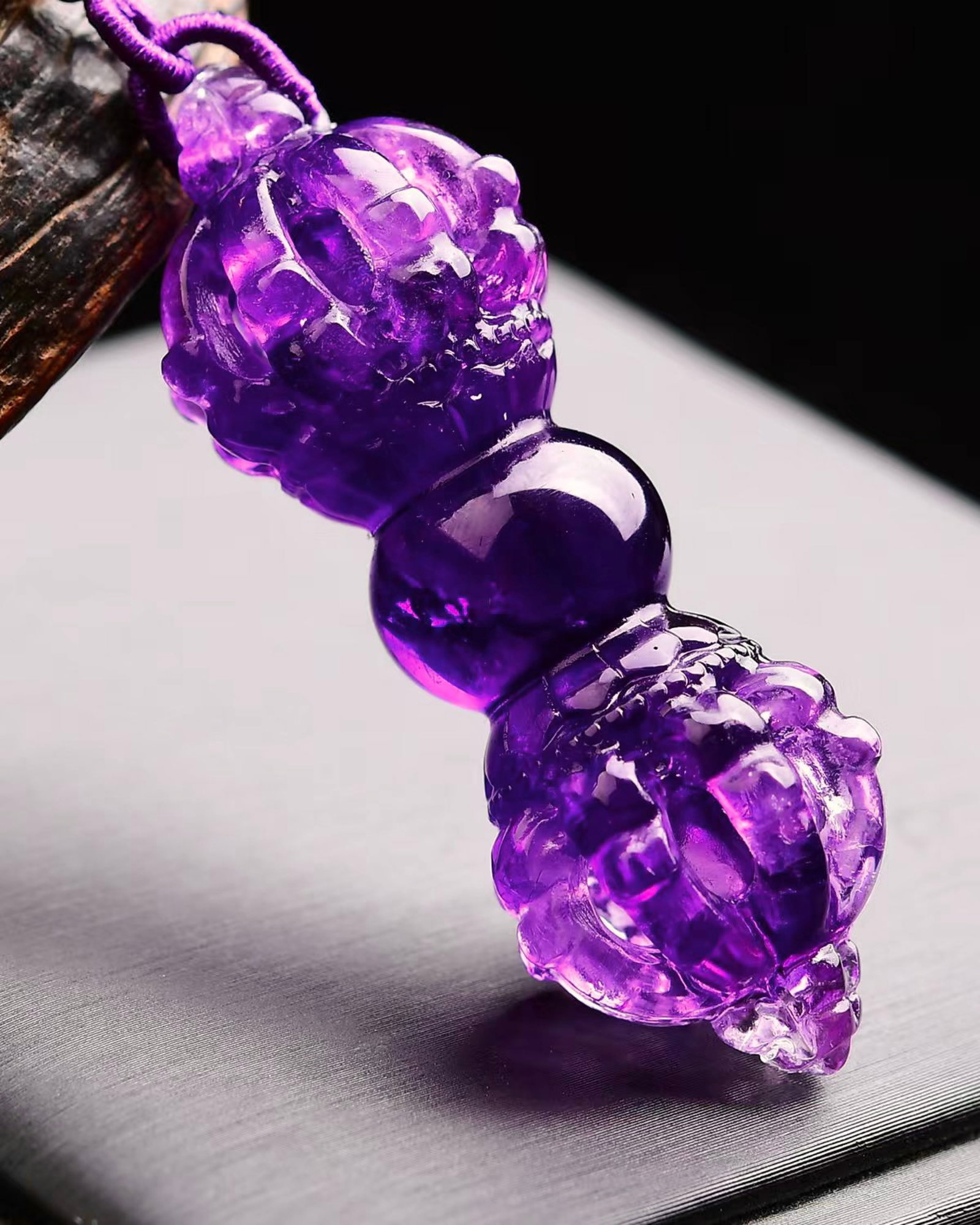 An Exquisite Crystal Vajry Pestle Pendant - 2