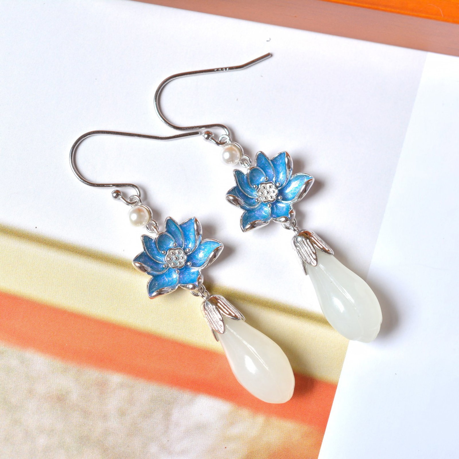 A Pair of Exquisite Sterling Silver Inlaid White Jade Enamel Earrings,Inlaid Pearls - 3