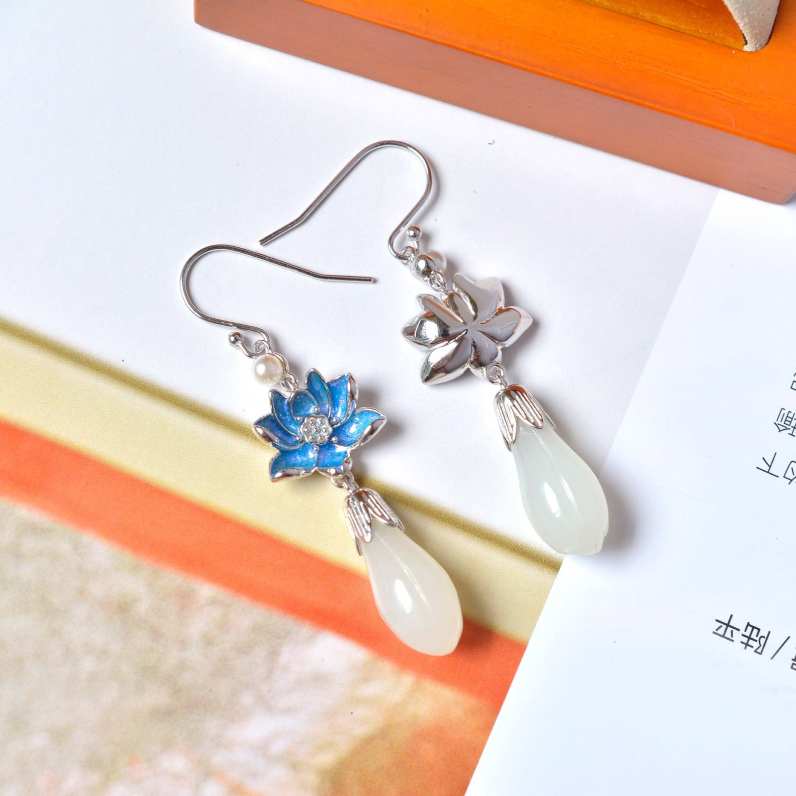 A Pair of Exquisite Sterling Silver Inlaid White Jade Enamel Earrings,Inlaid Pearls - 5