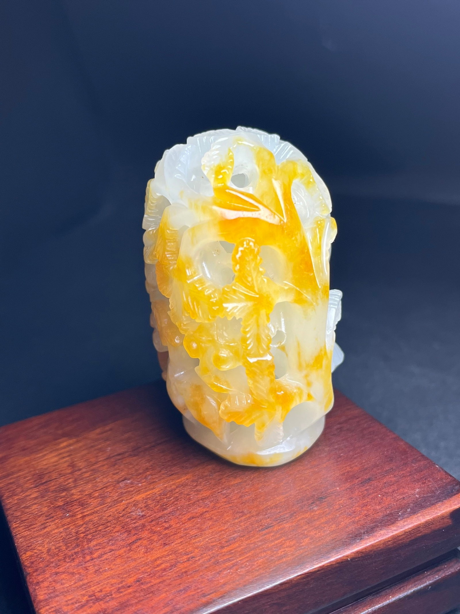 An Exquisite White Jade Figure Deer Pattern Hand Piece - 3
