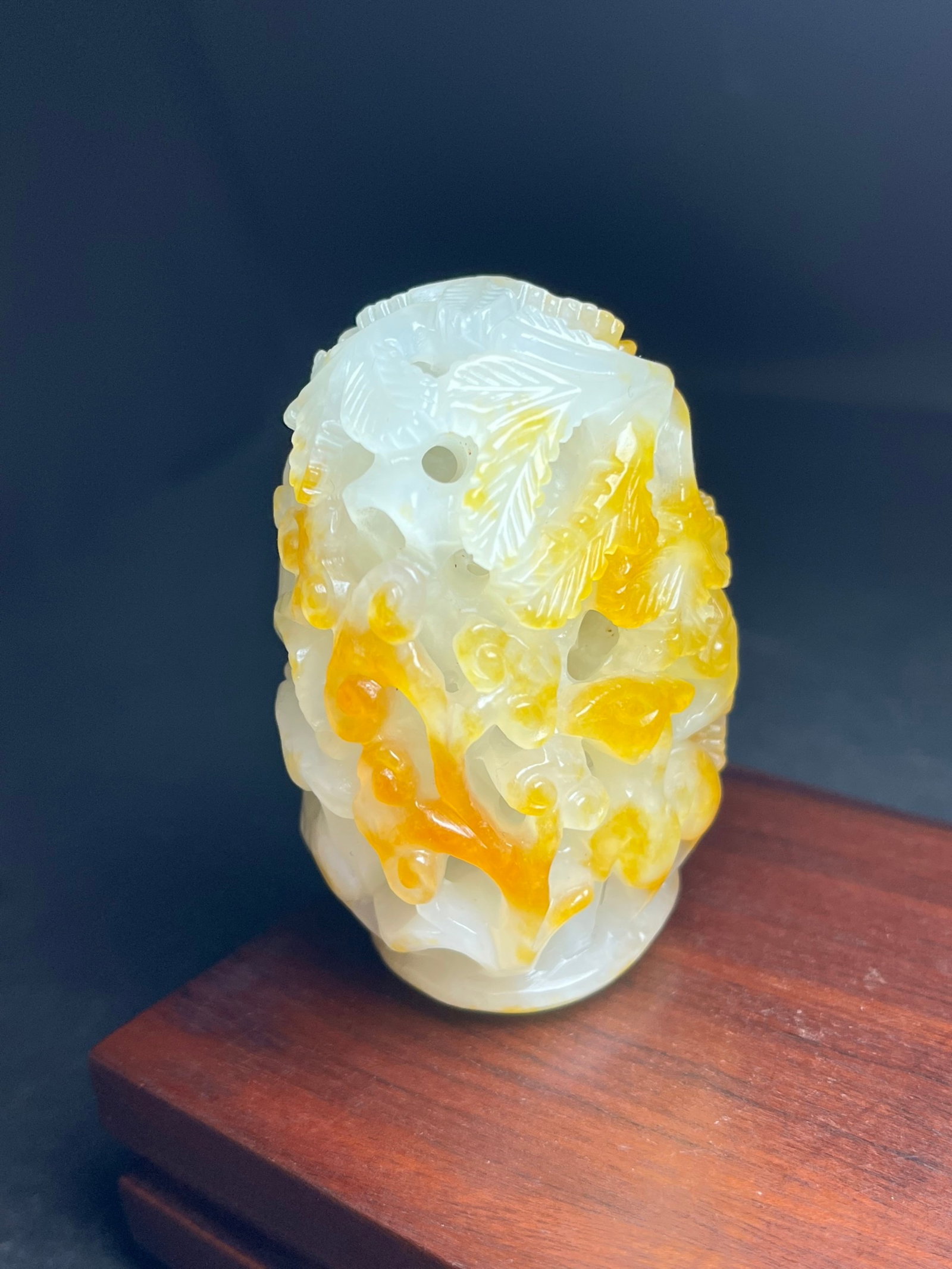 An Exquisite White Jade Figure Deer Pattern Hand Piece - 5