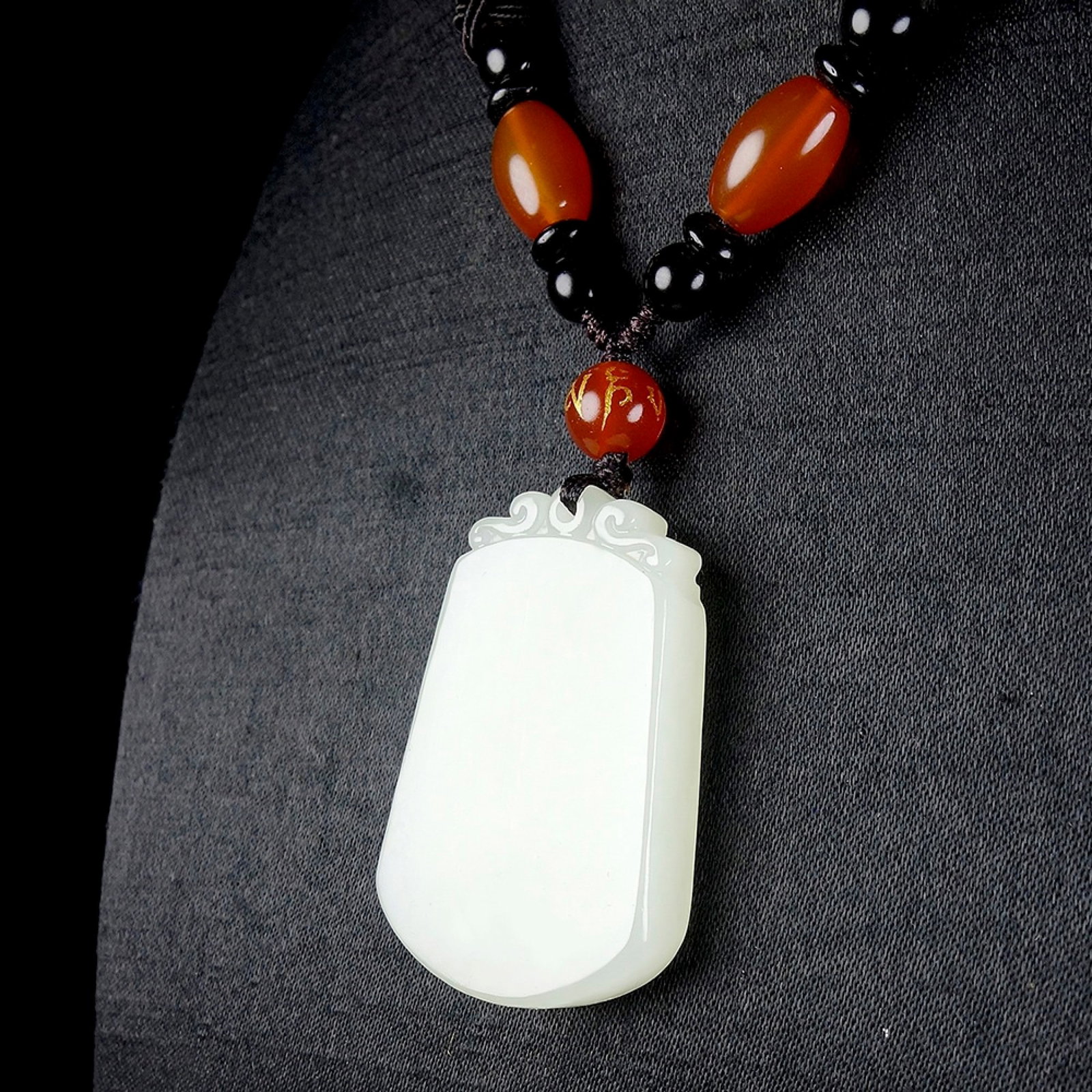 An Exquisite White Jade Pendant - 5