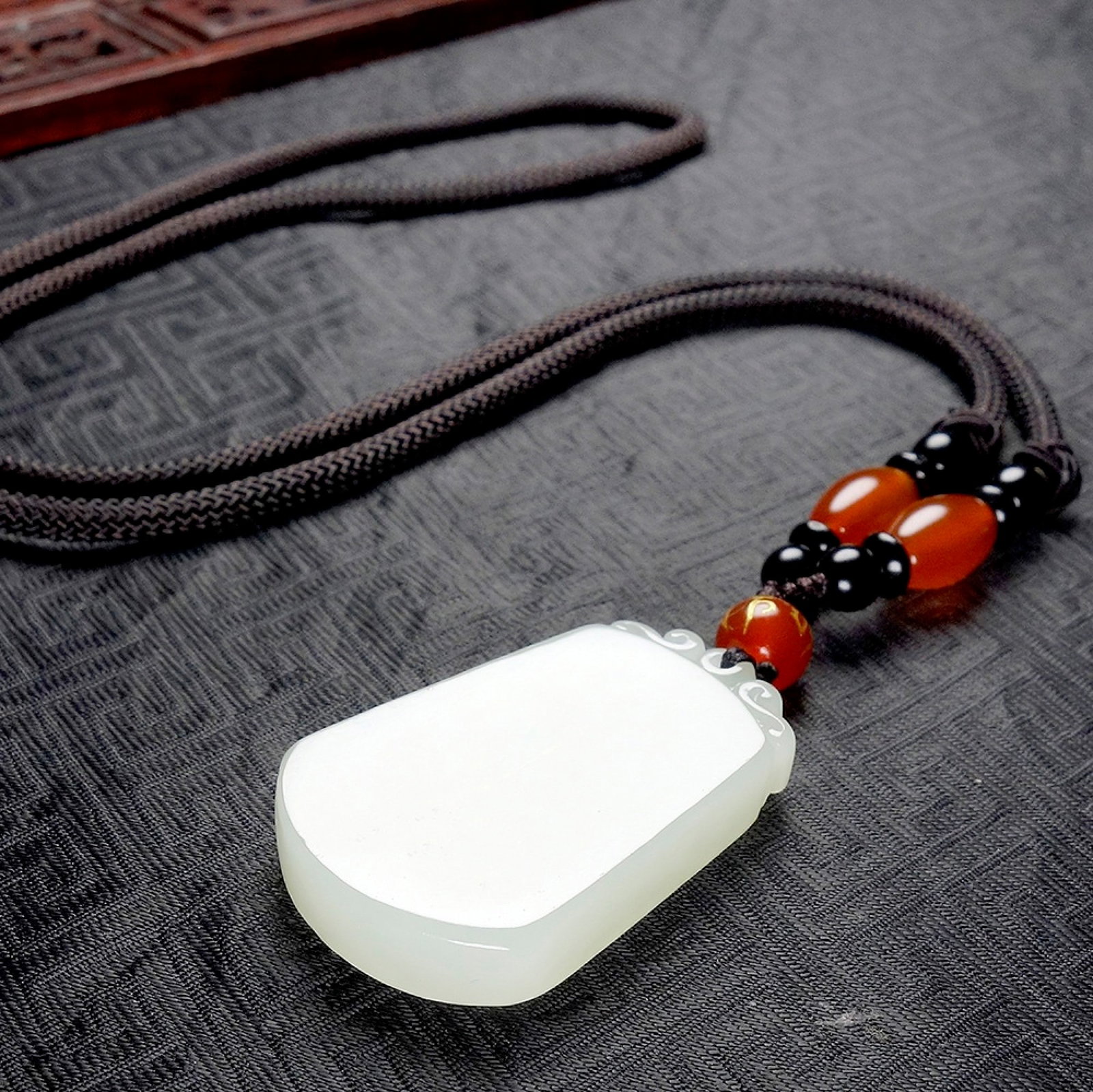 An Exquisite White Jade Pendant - 6
