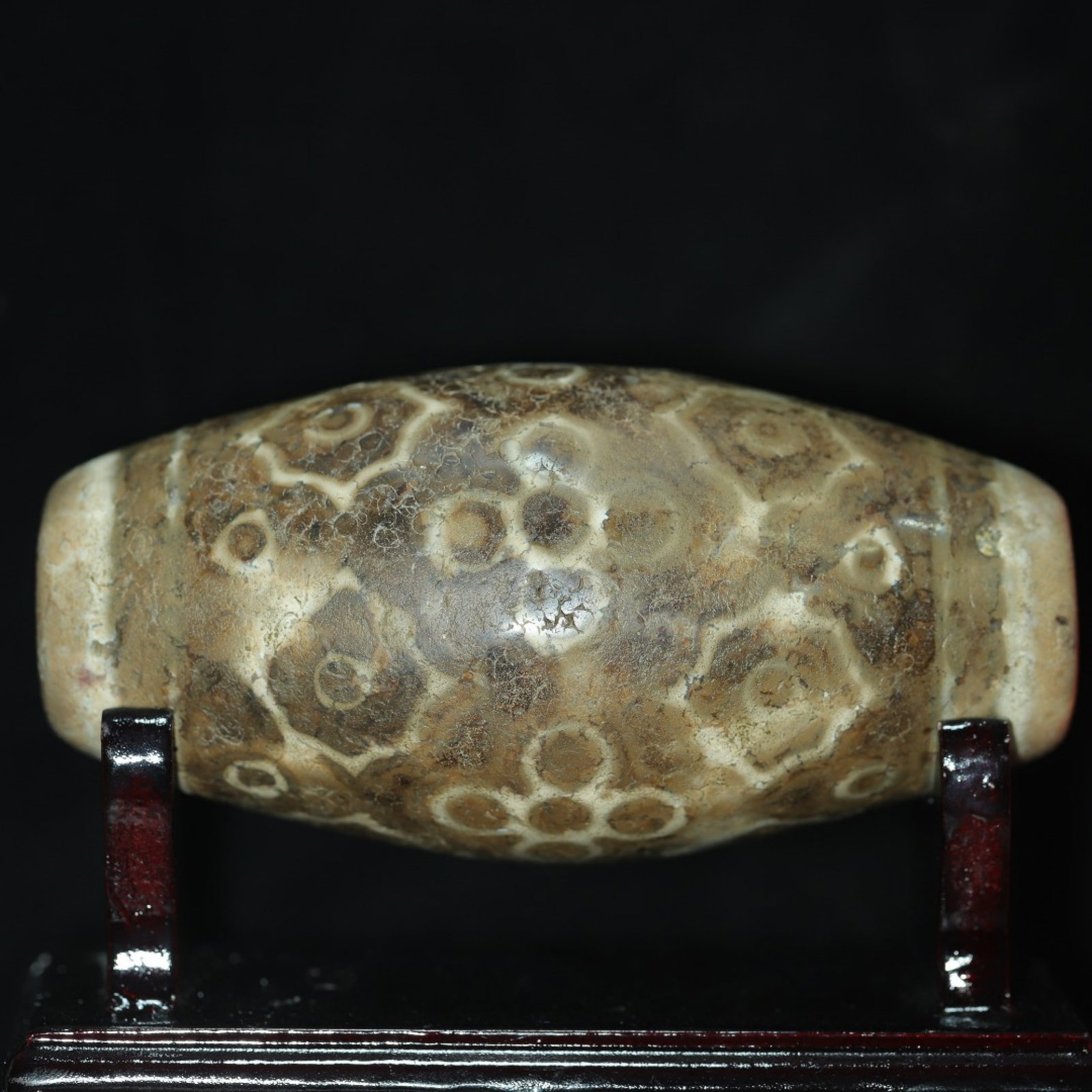 An Exquisite Dzi Bead Ornament£¬With Base - 3