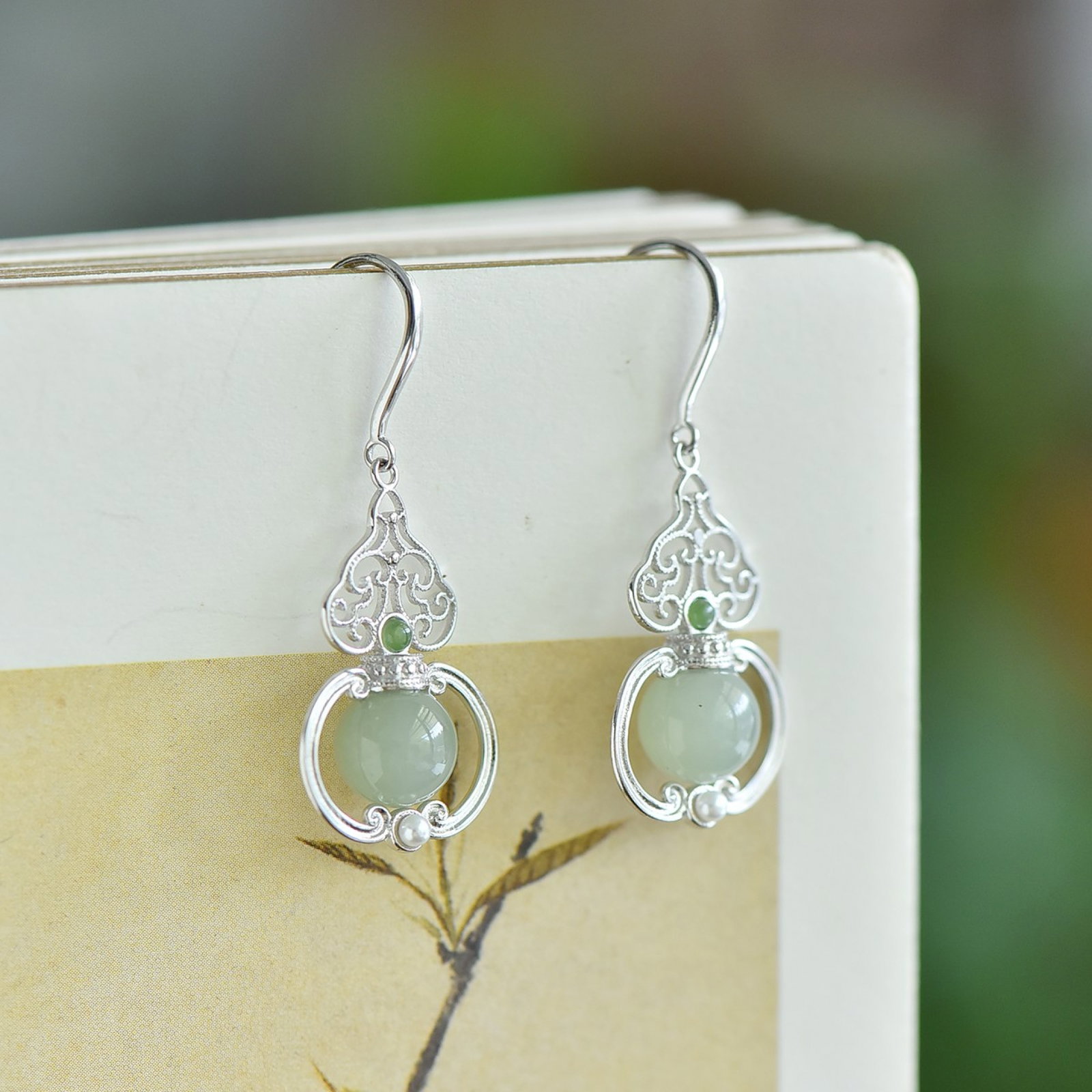 A Pair of Exquisite Sterling Silver Inlaid Greenish Jade Gourd Earrings - 3