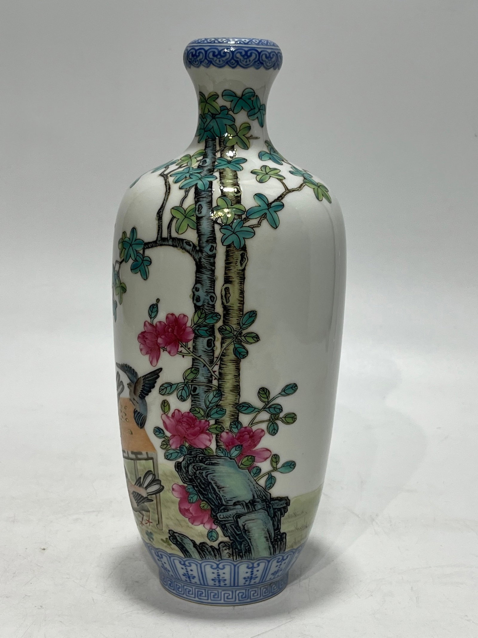 An Exquisite Famille-Rose Flower and Bird Pattern Vase,With Poem - 7