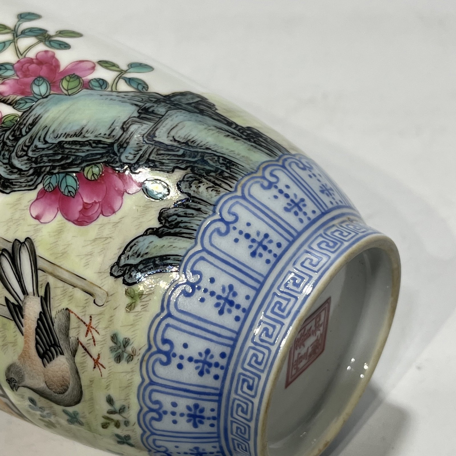 An Exquisite Famille-Rose Flower and Bird Pattern Vase,With Poem - 9