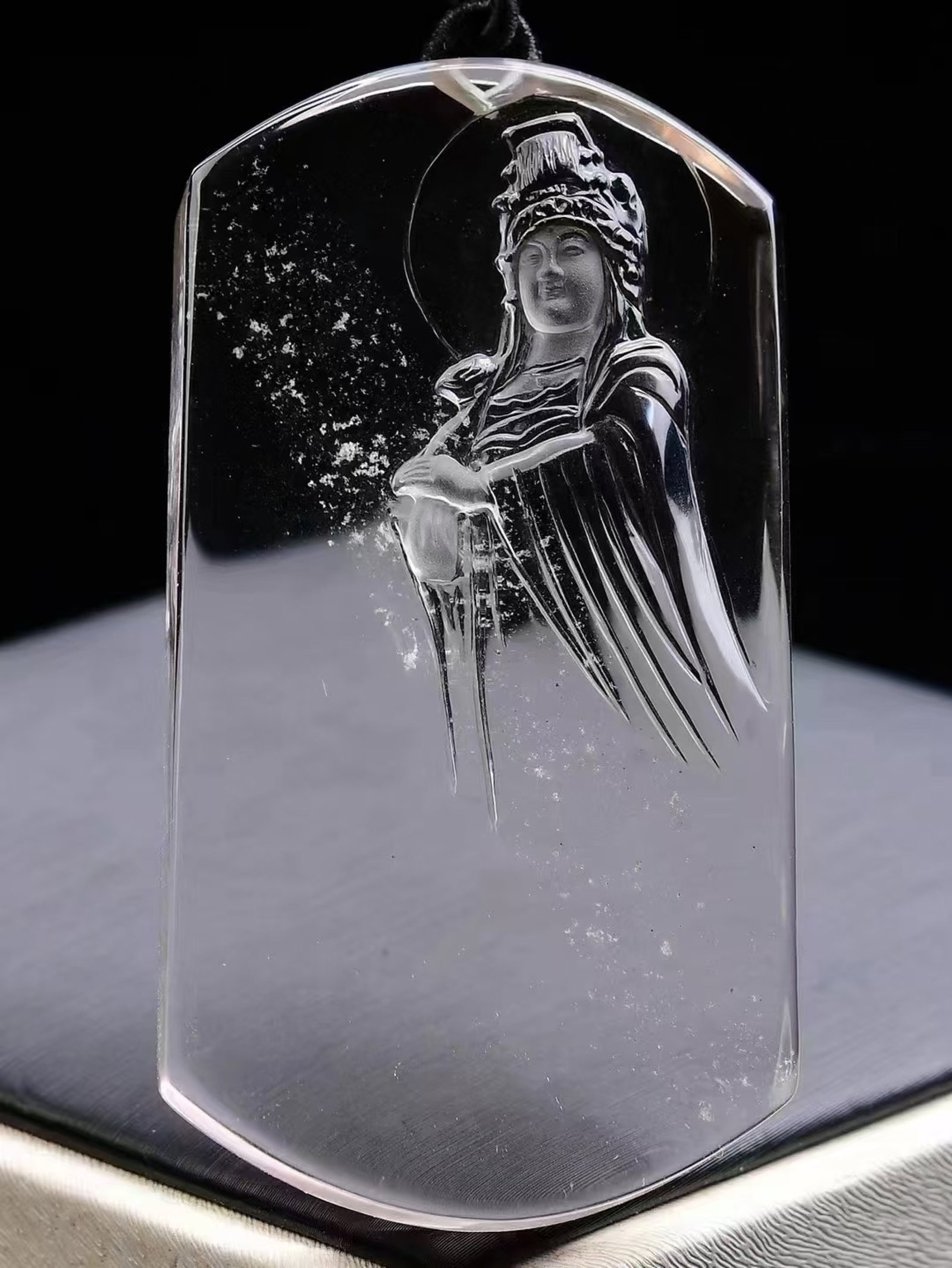 An Exquisite Crystal Figure Pattern Pendant - 2