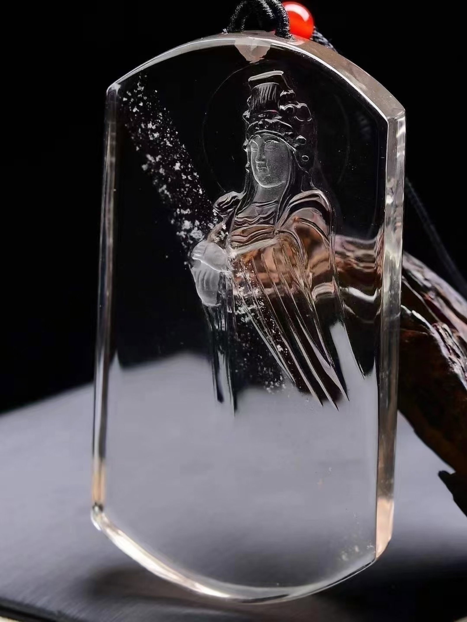 An Exquisite Crystal Figure Pattern Pendant - 3