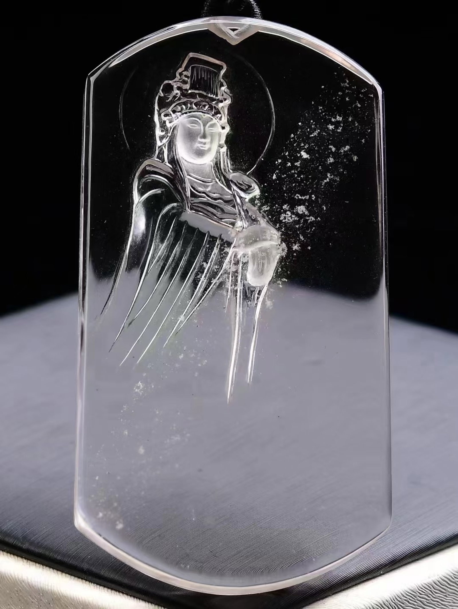 An Exquisite Crystal Figure Pattern Pendant - 4