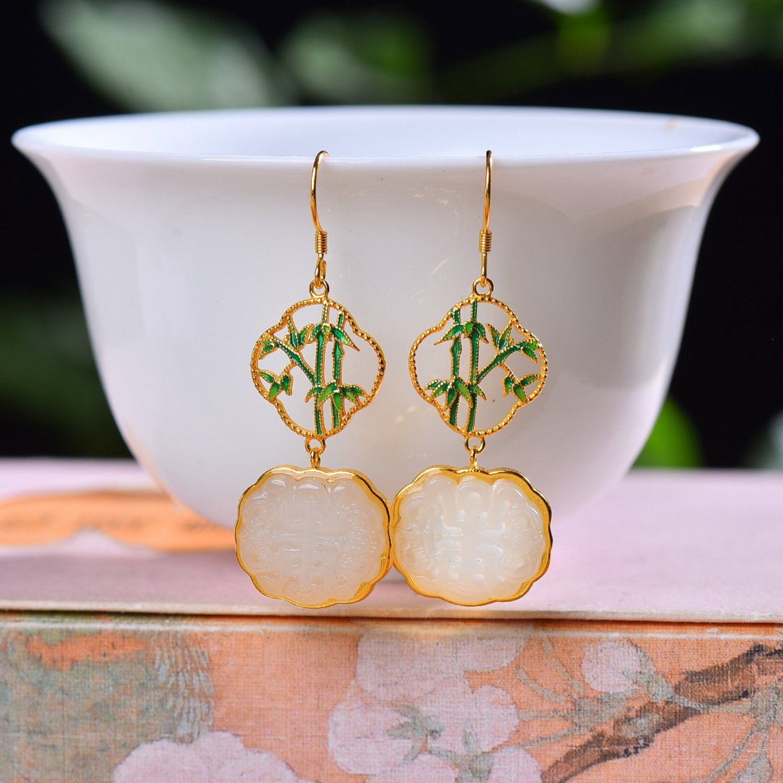 A Pair of Exquisite Sterling Silver-Gold Plated Inlaid White Jade Enamel Earrings - 4