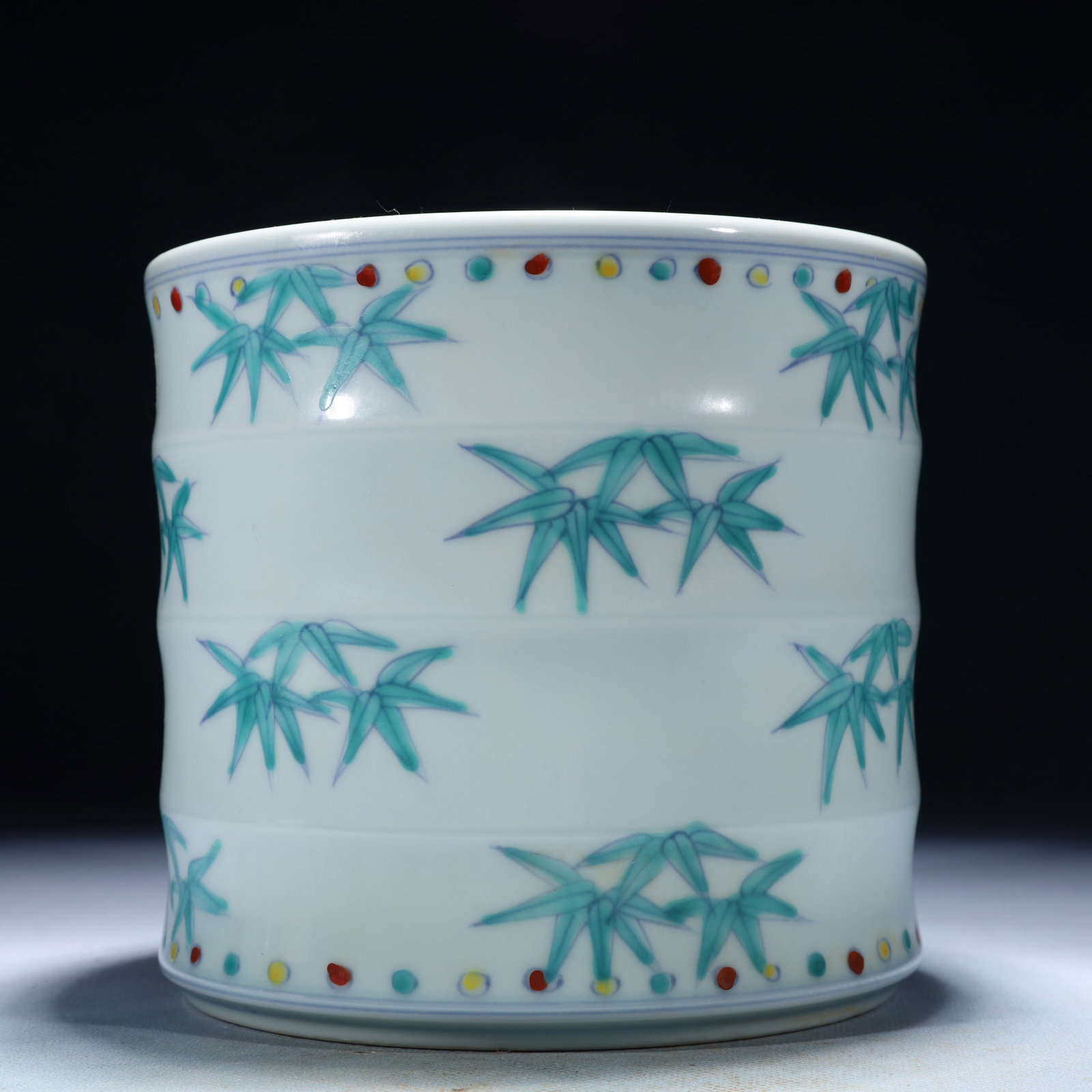 An Exquisite Doucai Bamboo Pattern Vat - 2