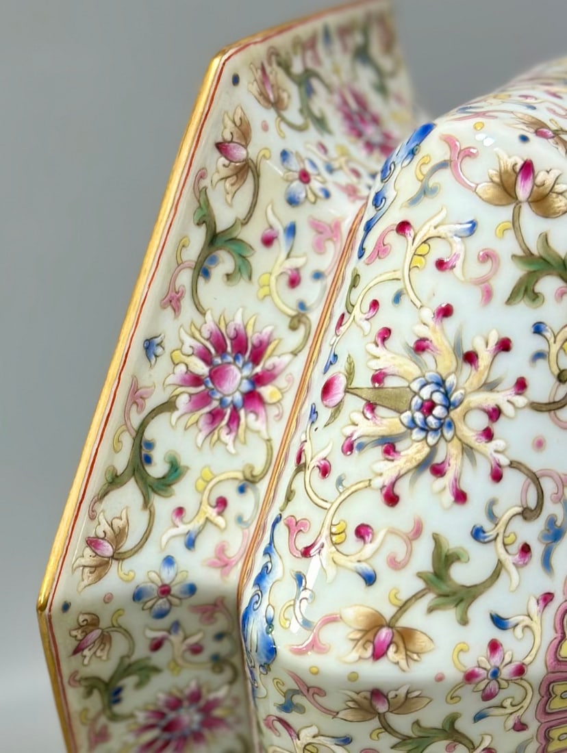 An Exquisite Enamel Lotus Pattern Flowerpot - 8