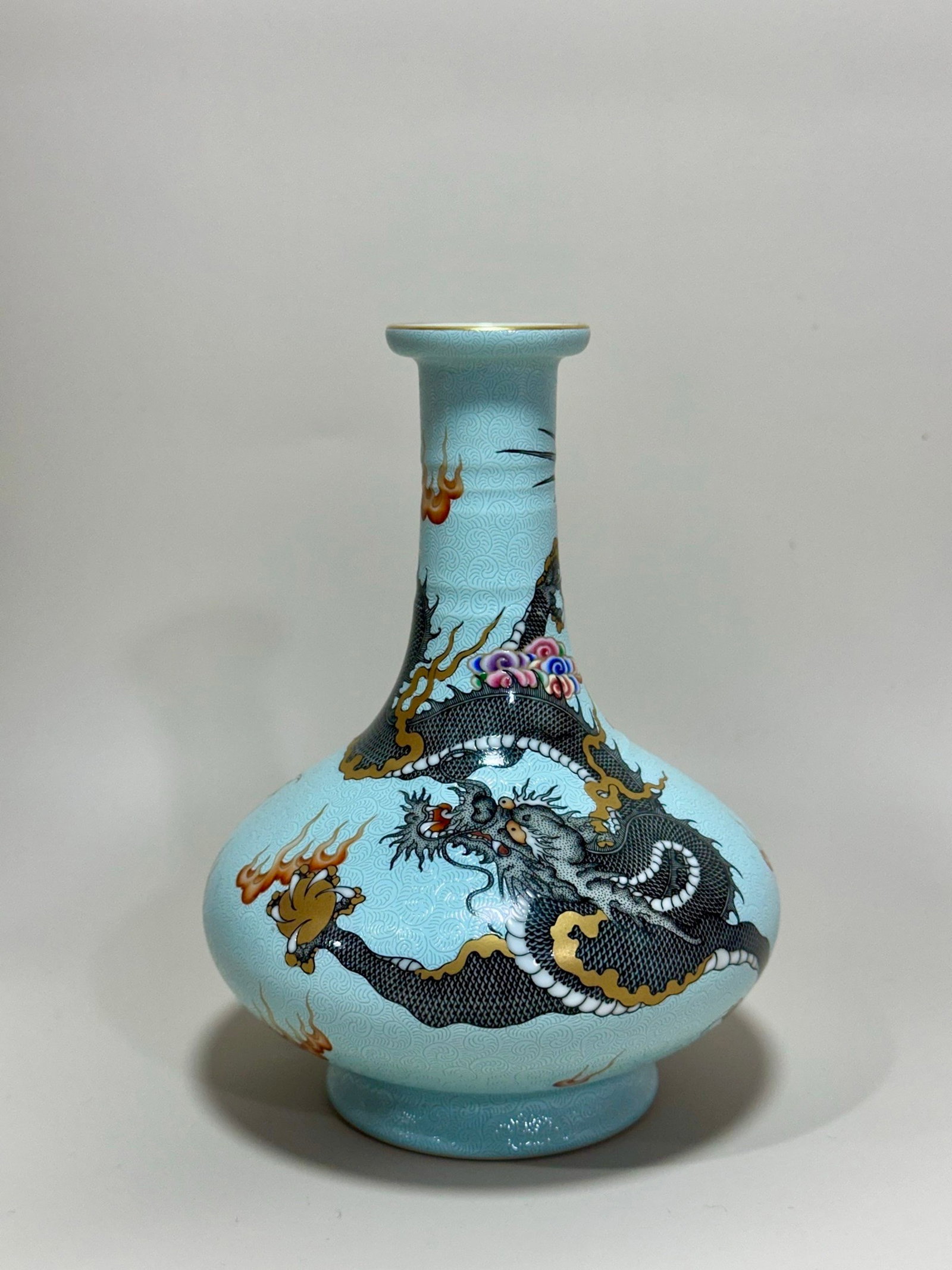 An Exquisite Enamel Auspicious Cloud and Dragon Pattern Vase: An Exquisite Enamel Auspicious Cloud and Dragon Pattern Vase,Qing Dynasty,China,Yongzheng Six-character Mark,Size:6.4inx4.7in
