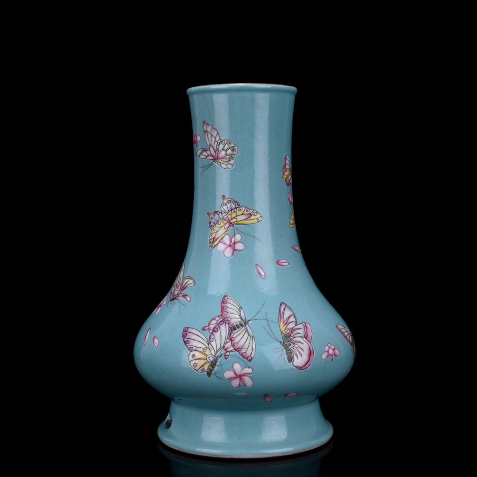 An Exquisite Green Glazed Famille-Rose Butterfly Pattern Vase: An Exquisite Green Glazed Famille-Rose Butterfly Pattern Vase,Qing Dynasty,China,Yongzheng Six-character Mark,Size:8.3inx5.5in