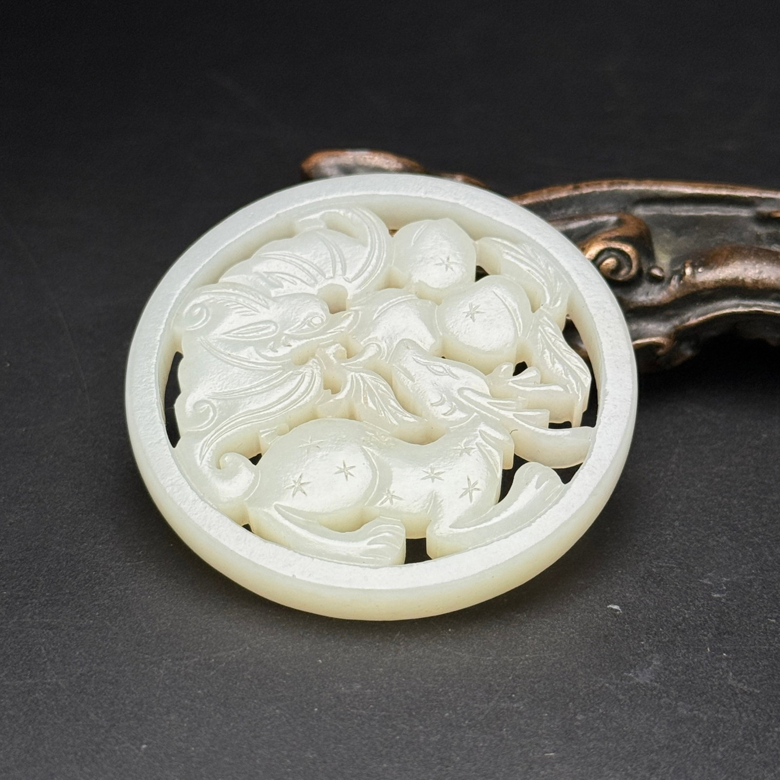 An Exquisite White Jade Beast Pattern Pendant - 6